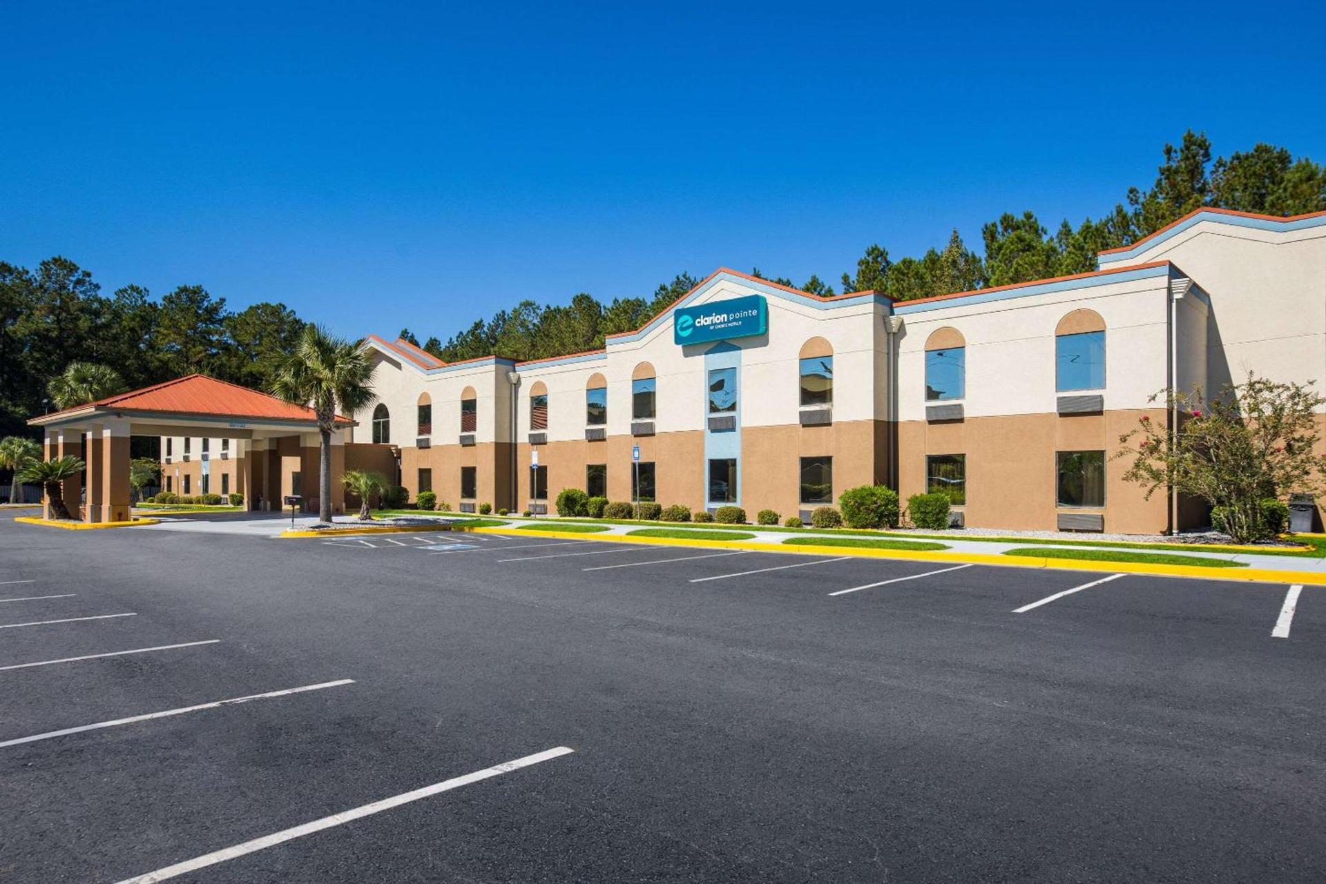 Clarion Pointe Hinesville near Fort Stewart — hotel in Hinesville
