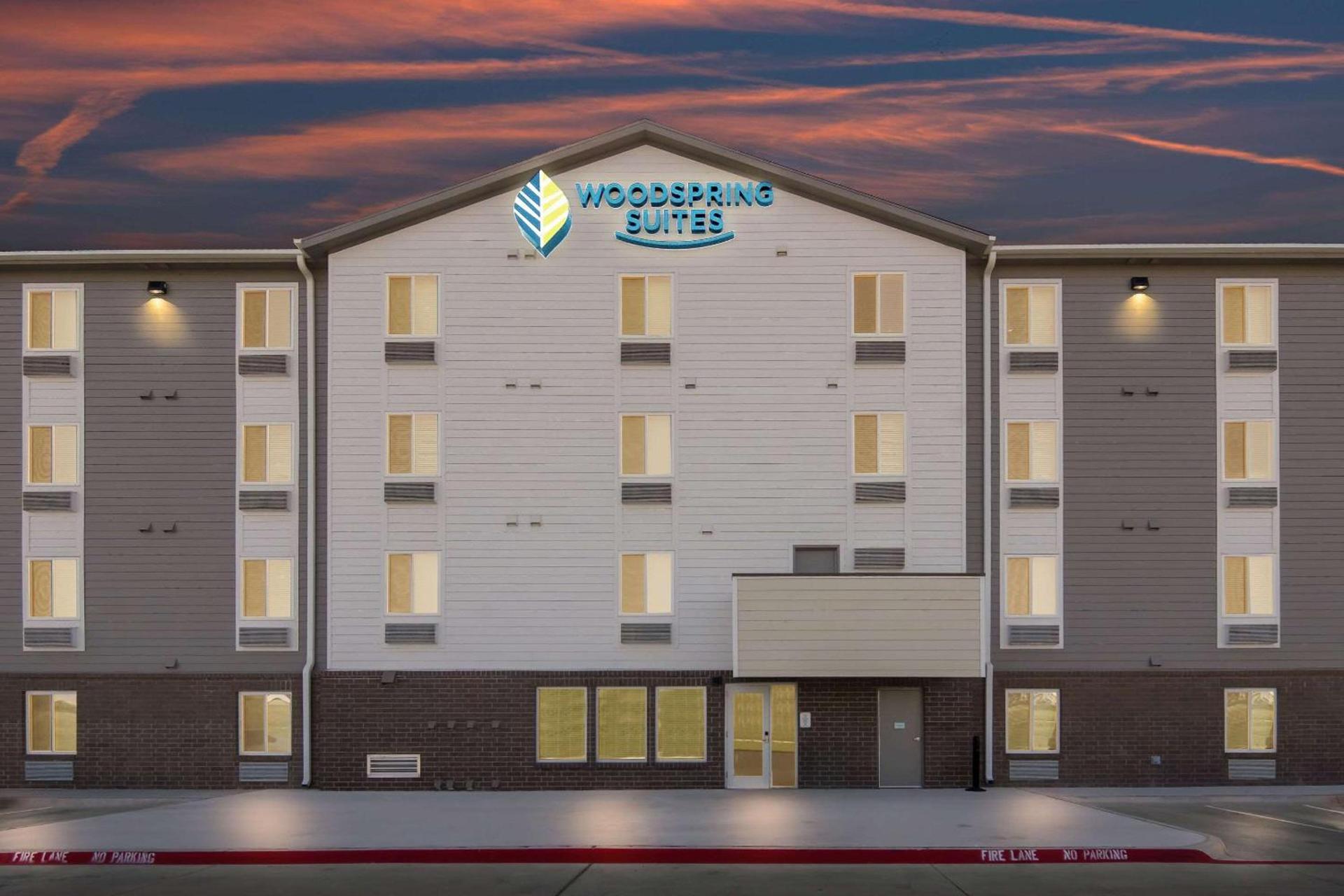 WoodSpring Suites Waco South photo 3