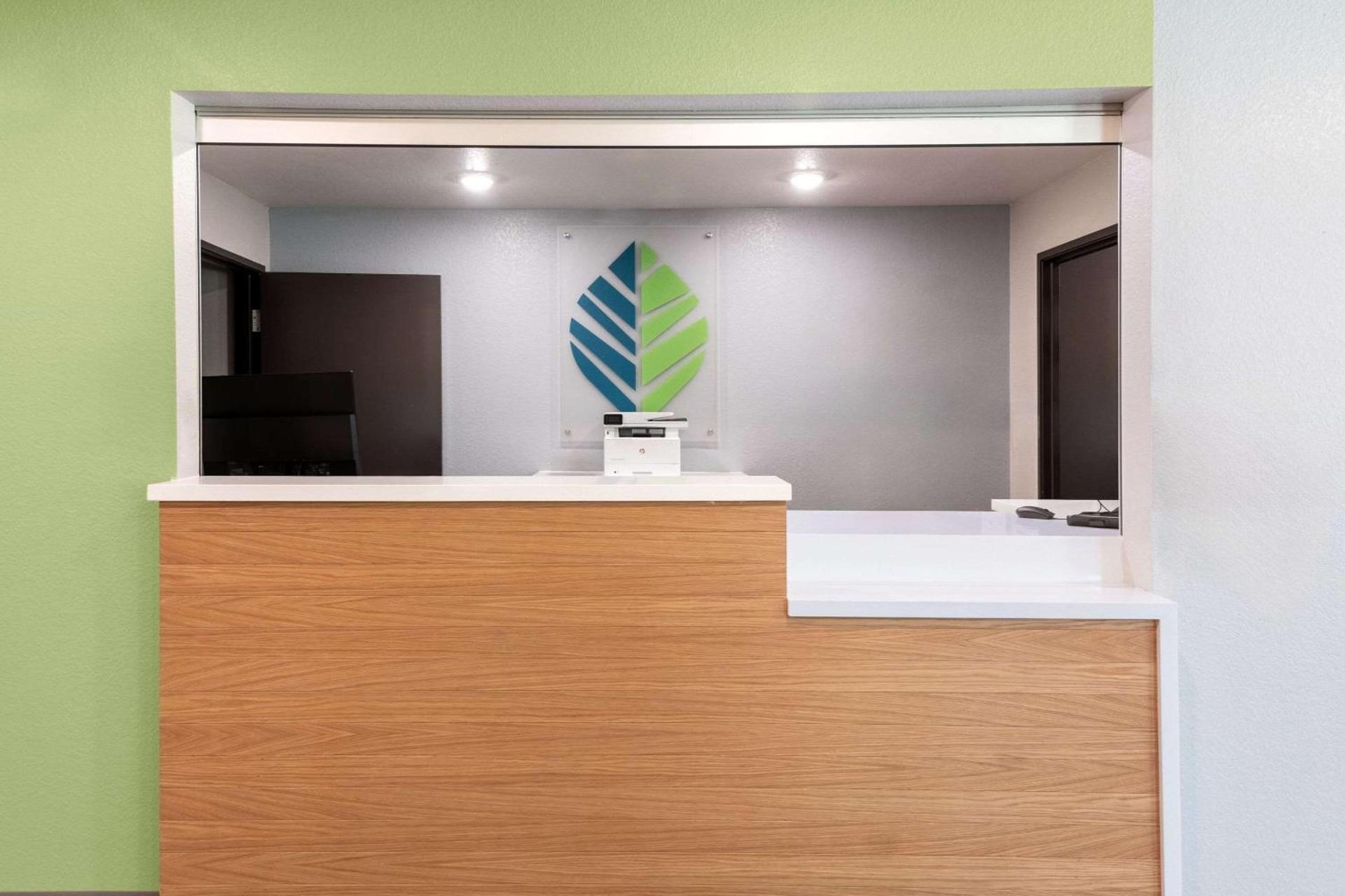 WoodSpring Suites Waco South photo 5