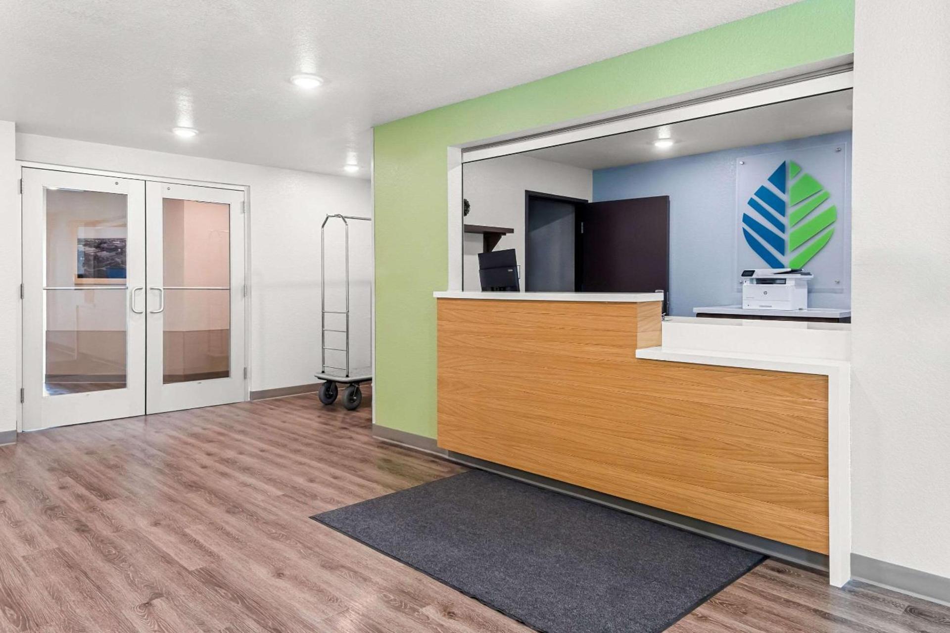WoodSpring Suites Waco South photo 6