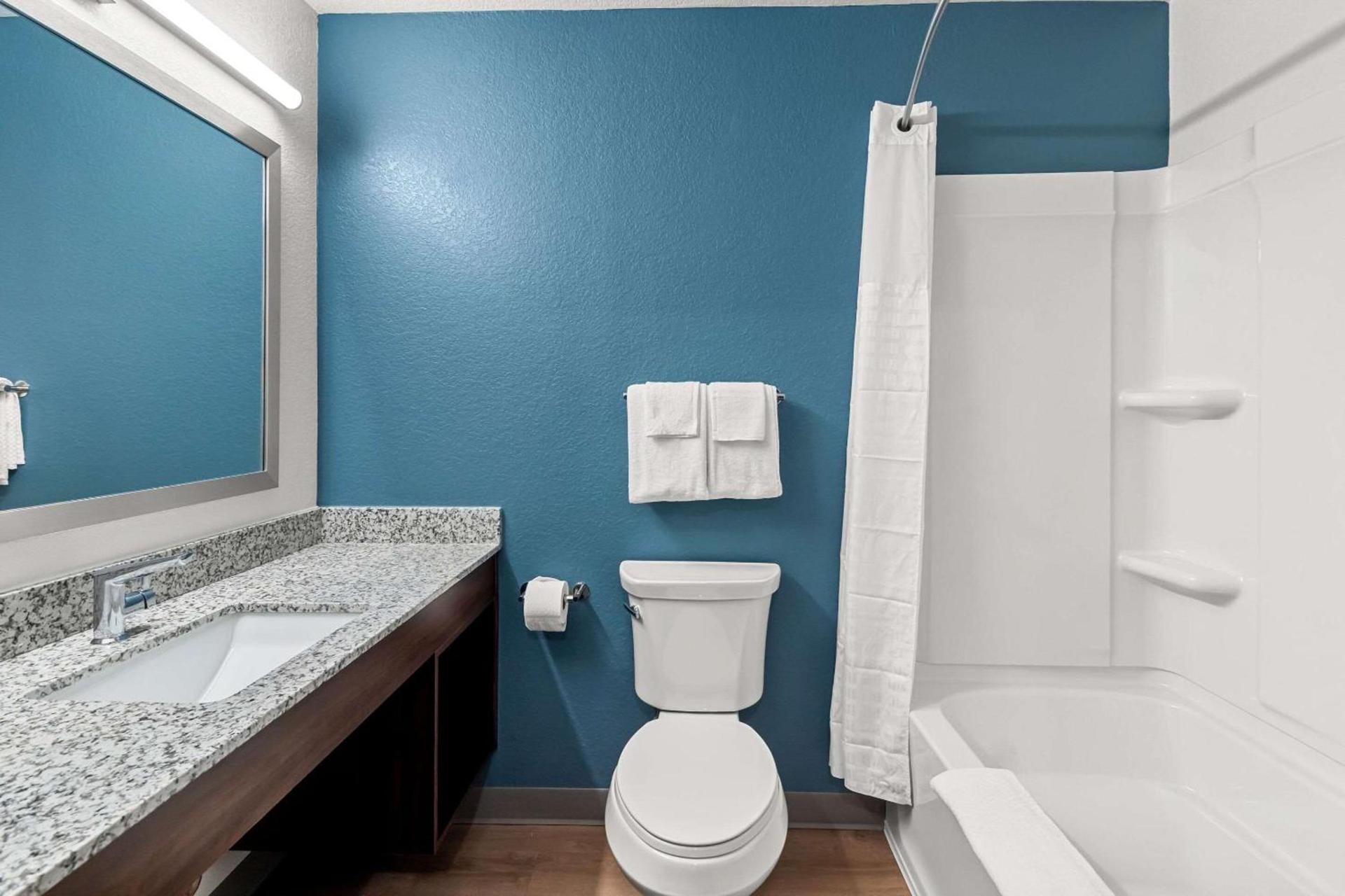 WoodSpring Suites Waco South photo 15