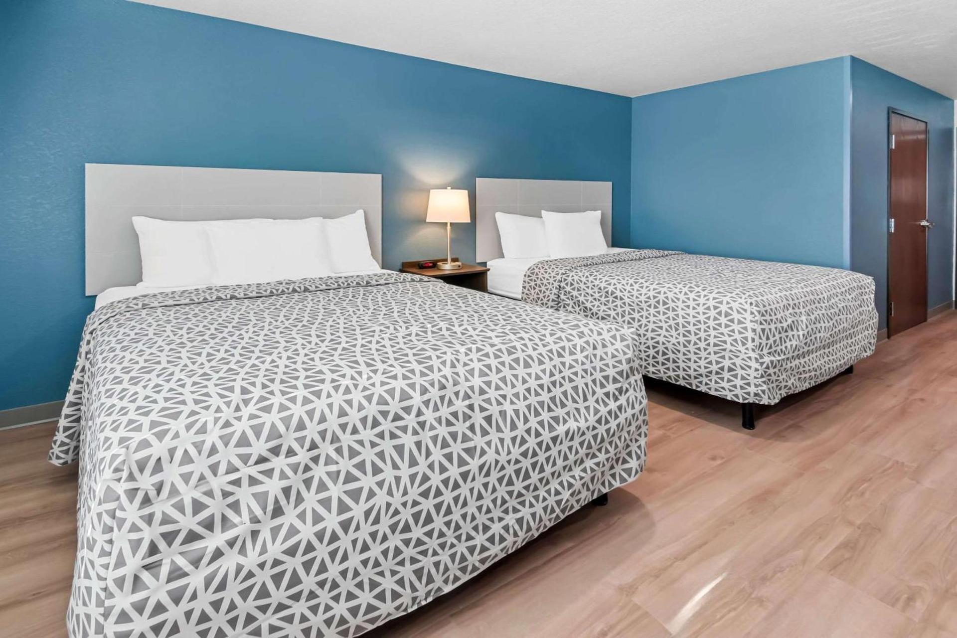 WoodSpring Suites Waco South photo 18