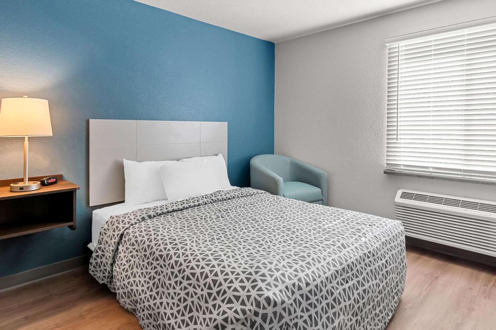 WoodSpring Suites Waco South photo 19