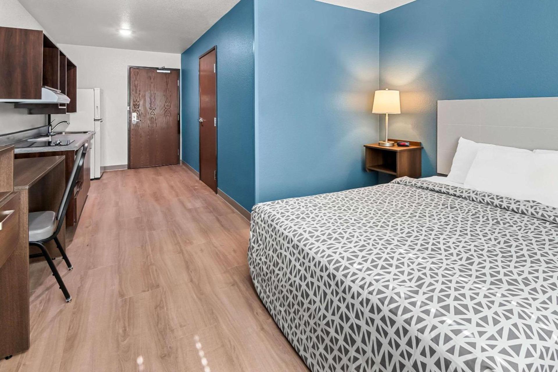 WoodSpring Suites Waco South photo 20