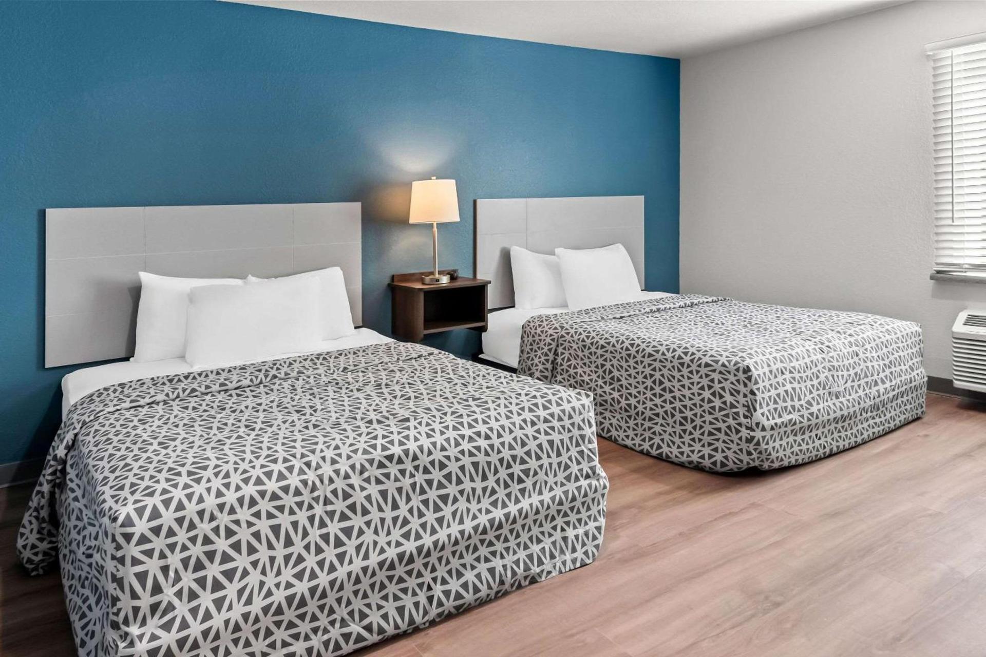 WoodSpring Suites Waco South photo 22