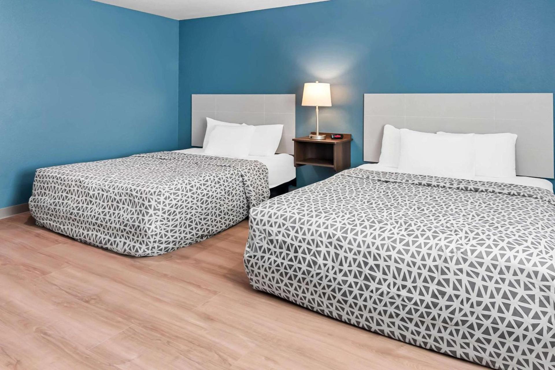 WoodSpring Suites Waco South photo 23