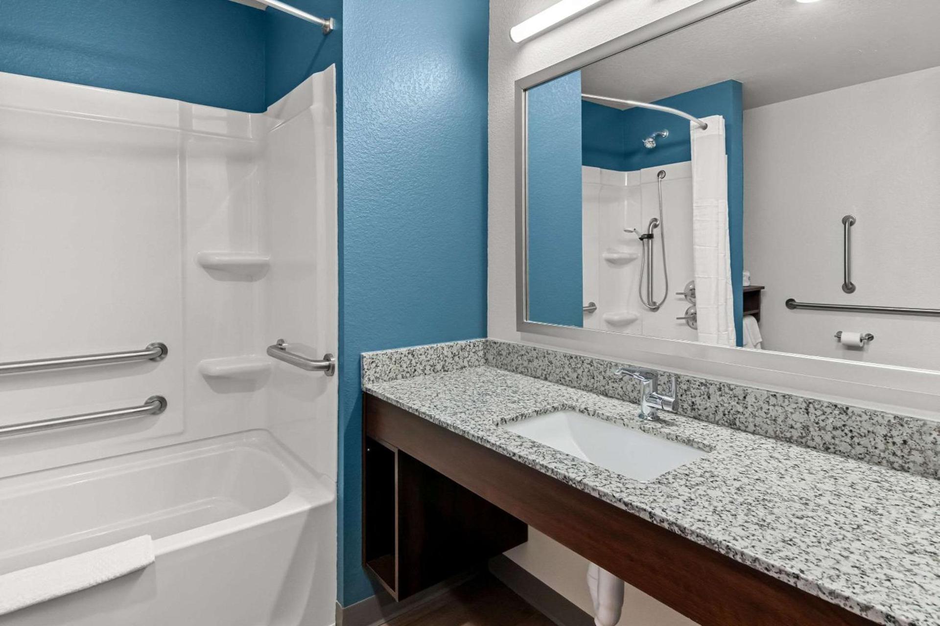 WoodSpring Suites Waco South photo 25