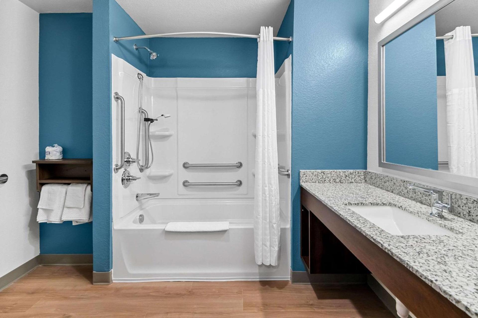 WoodSpring Suites Waco South photo 26