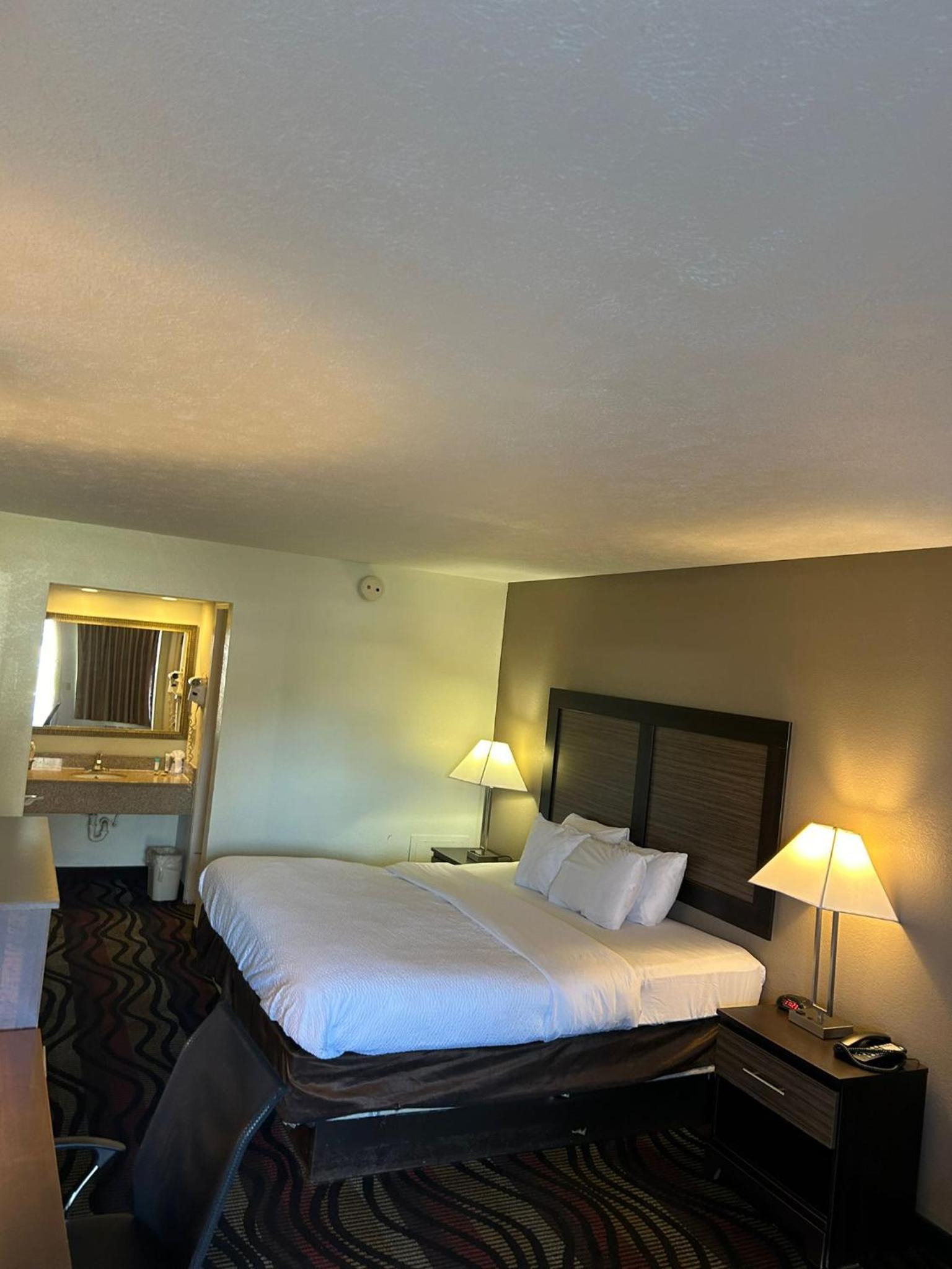 Americas Best Value Inn Grayson photo 19