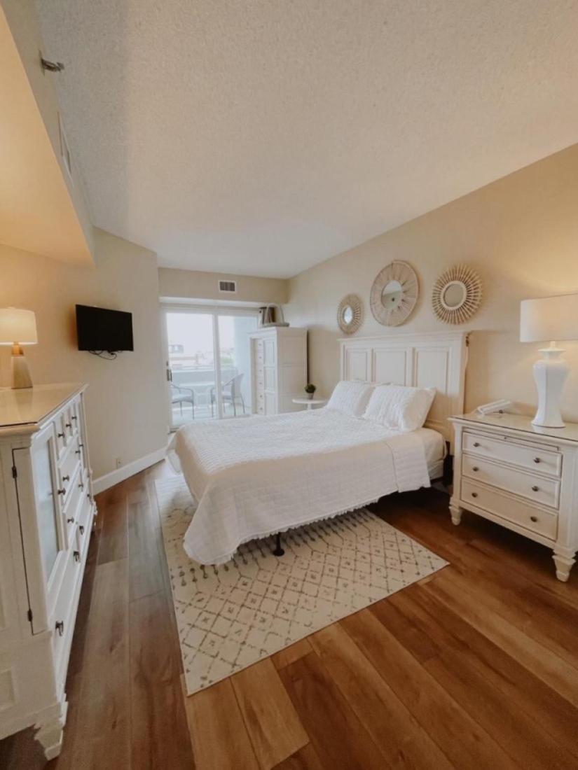 Watson's Regency Suites photo 18