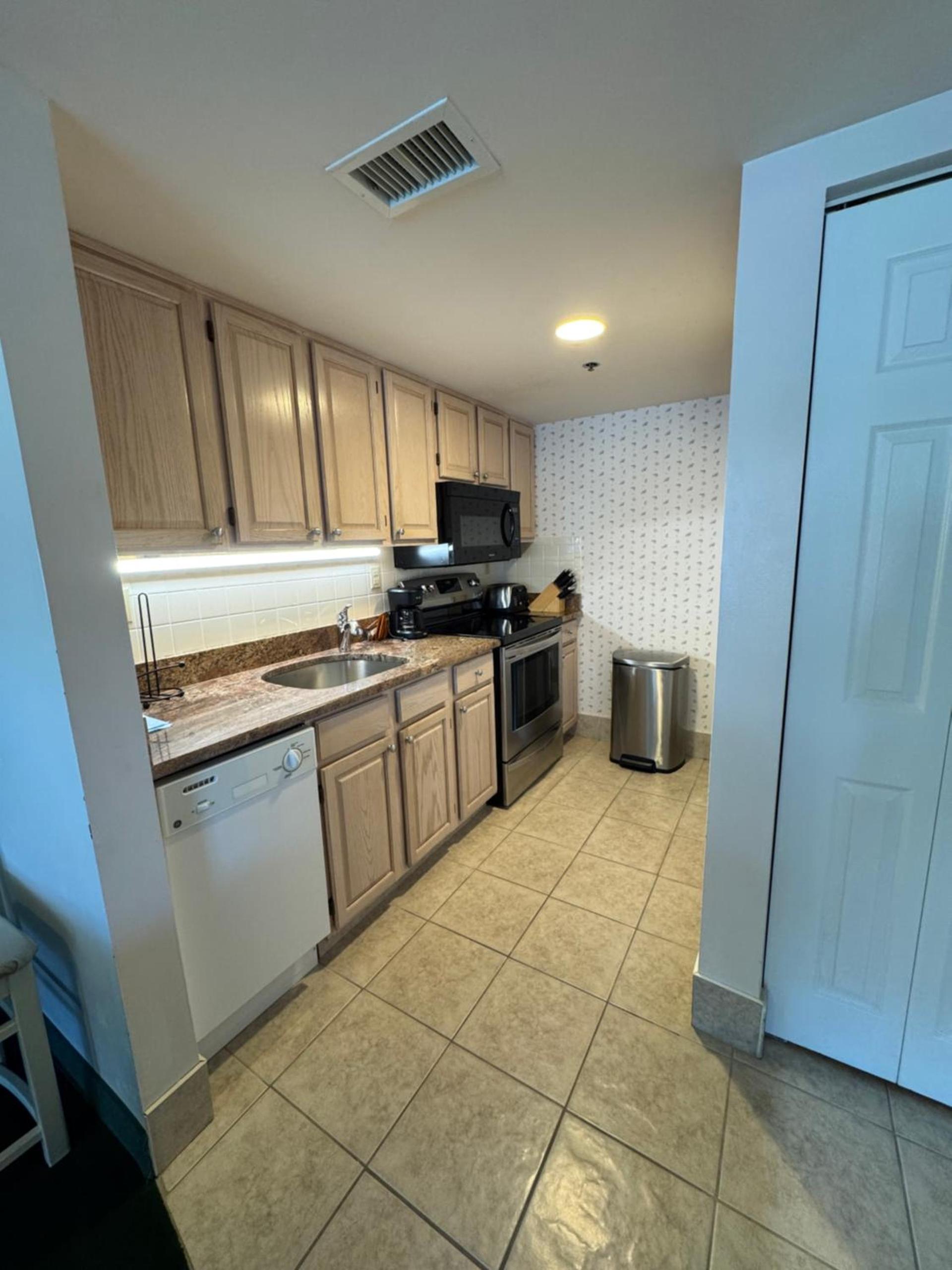 Watson's Regency Suites photo 24