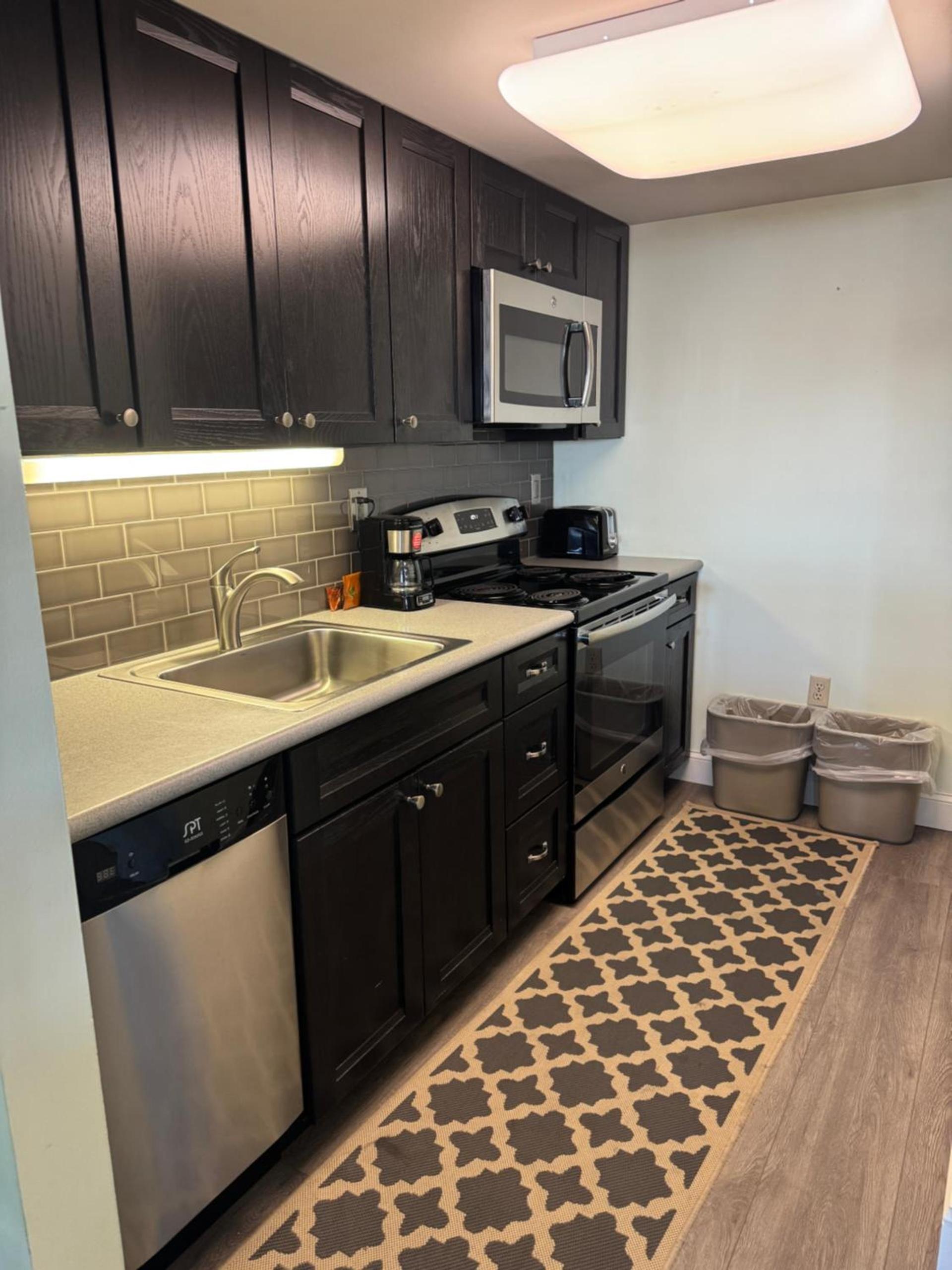 Watson's Regency Suites photo 26