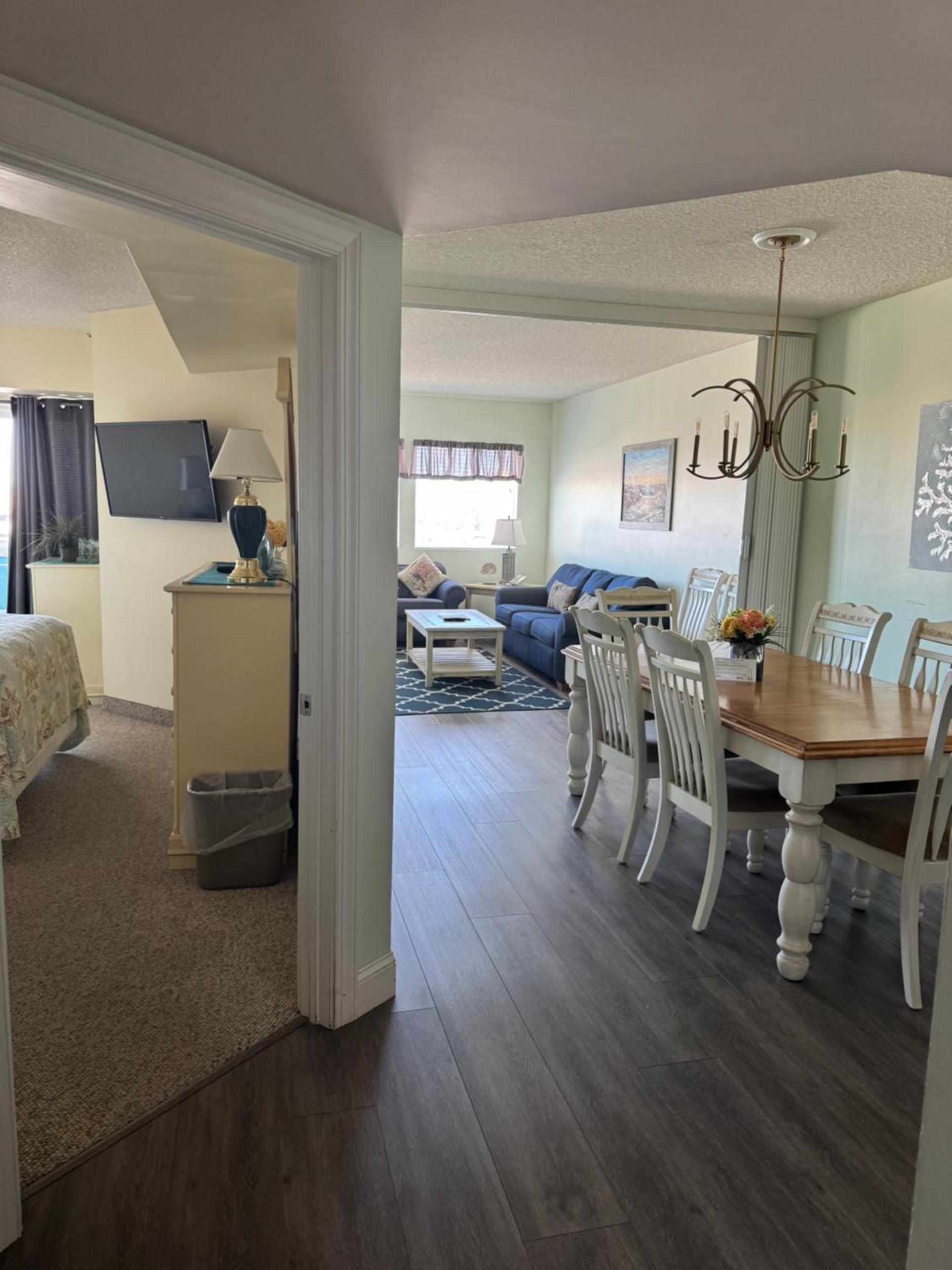 Watson's Regency Suites photo 25