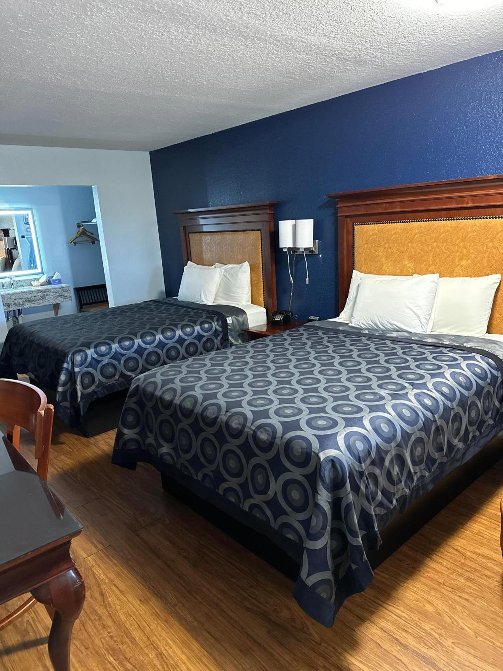 Tanglewood Motel photo 4