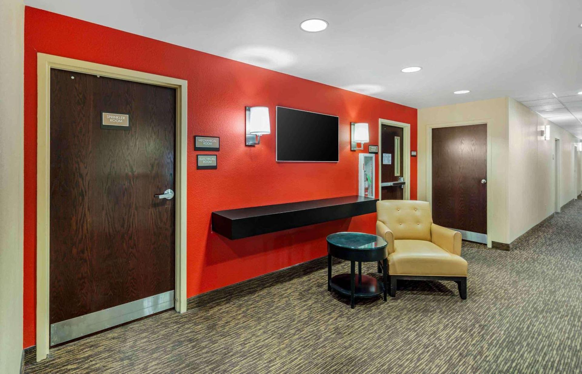 Extended Stay America Select Suites - Chicago - O'Hare photo 6