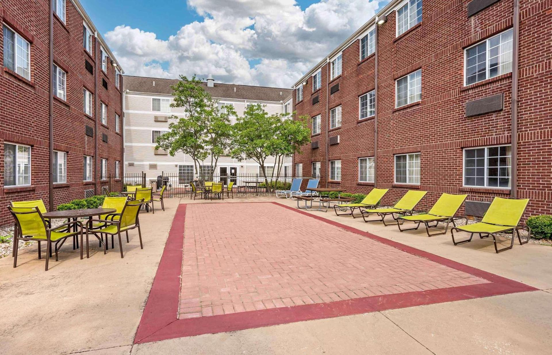 Extended Stay America Suites - Cincinnati - Blue Ash - Reed Hartman photo 4