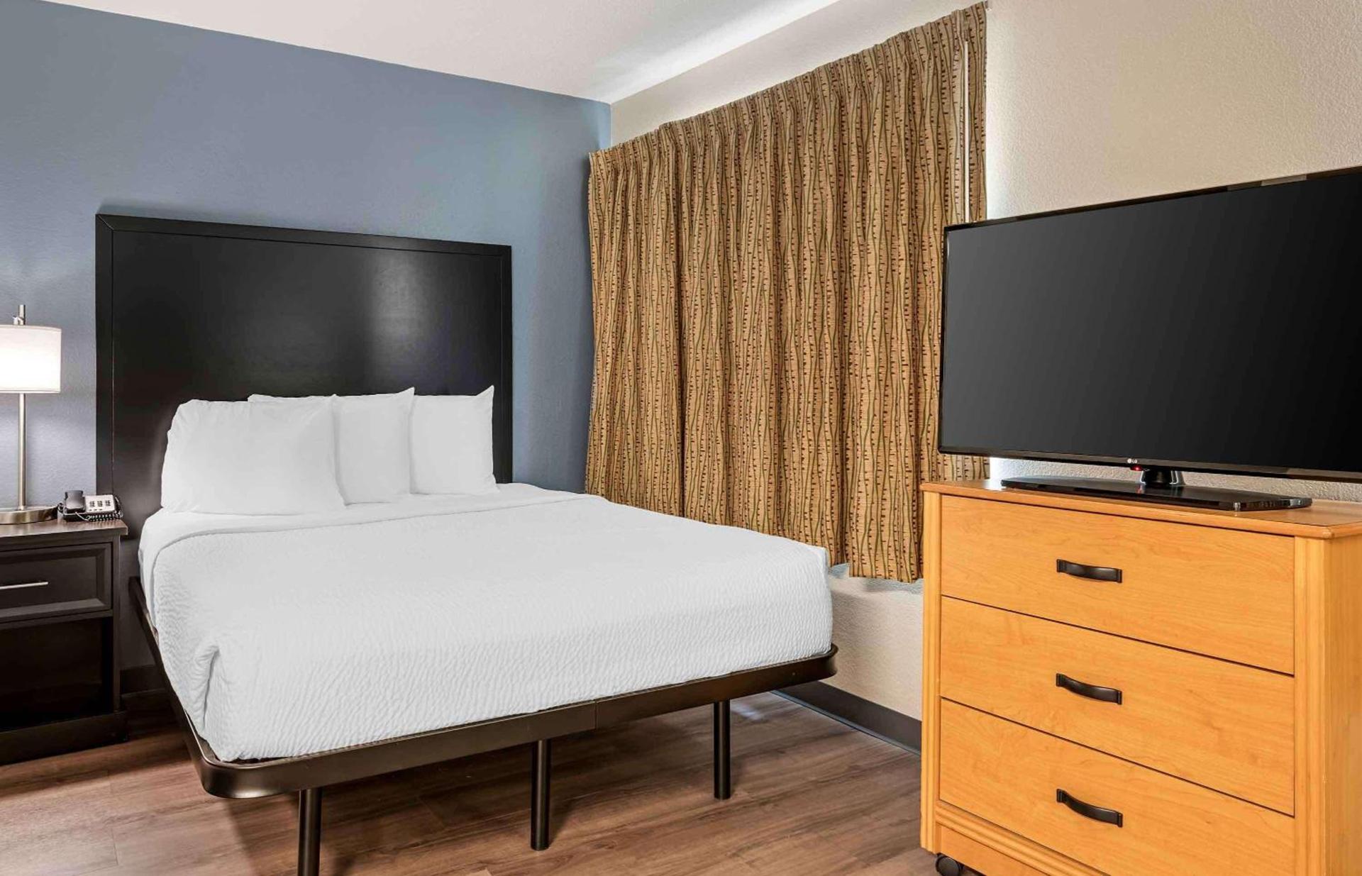 Extended Stay America Suites - Cincinnati - Blue Ash - Reed Hartman photo 11