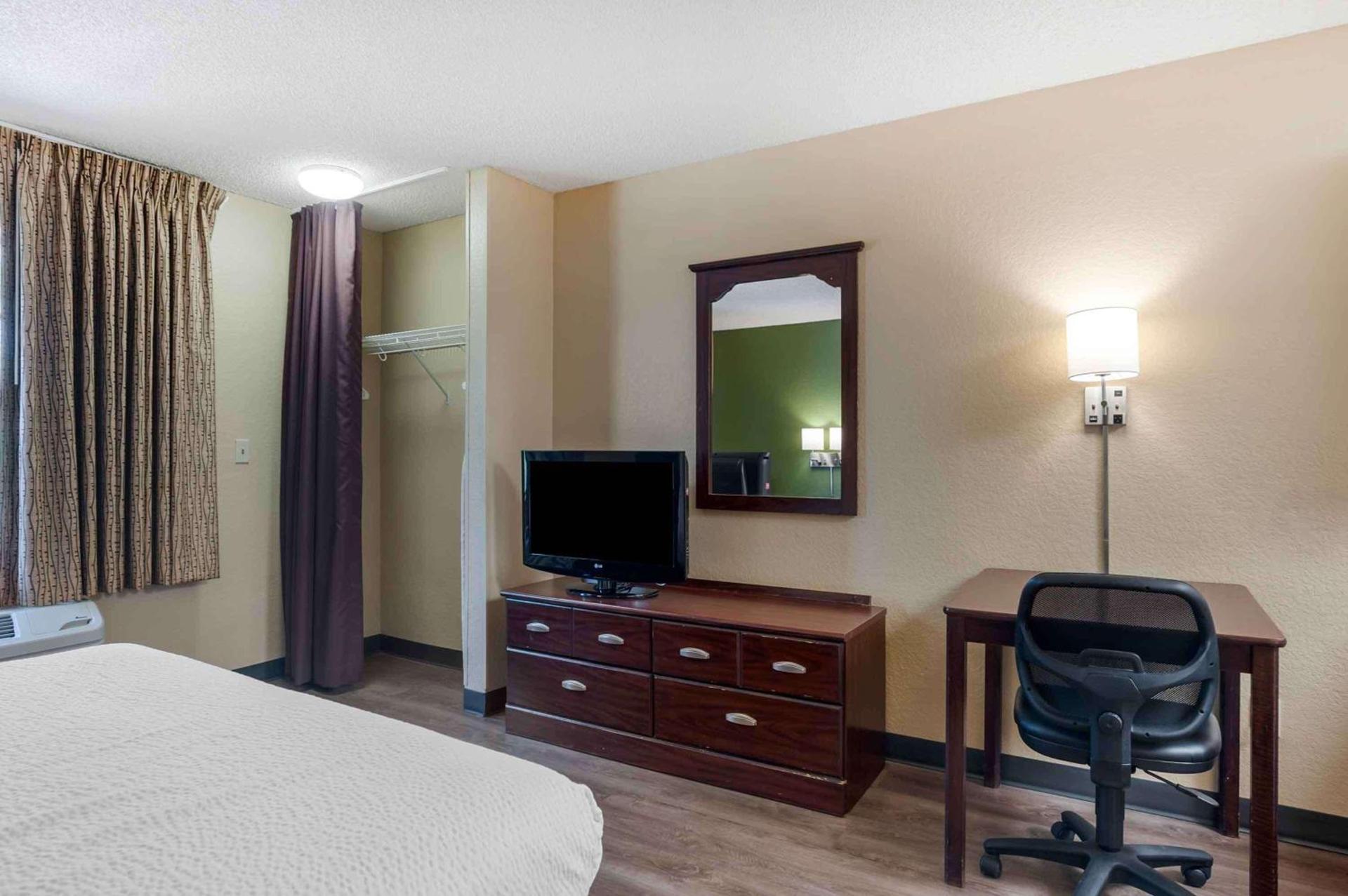 Extended Stay America Suites - Orange County - Lake Forest photo 8