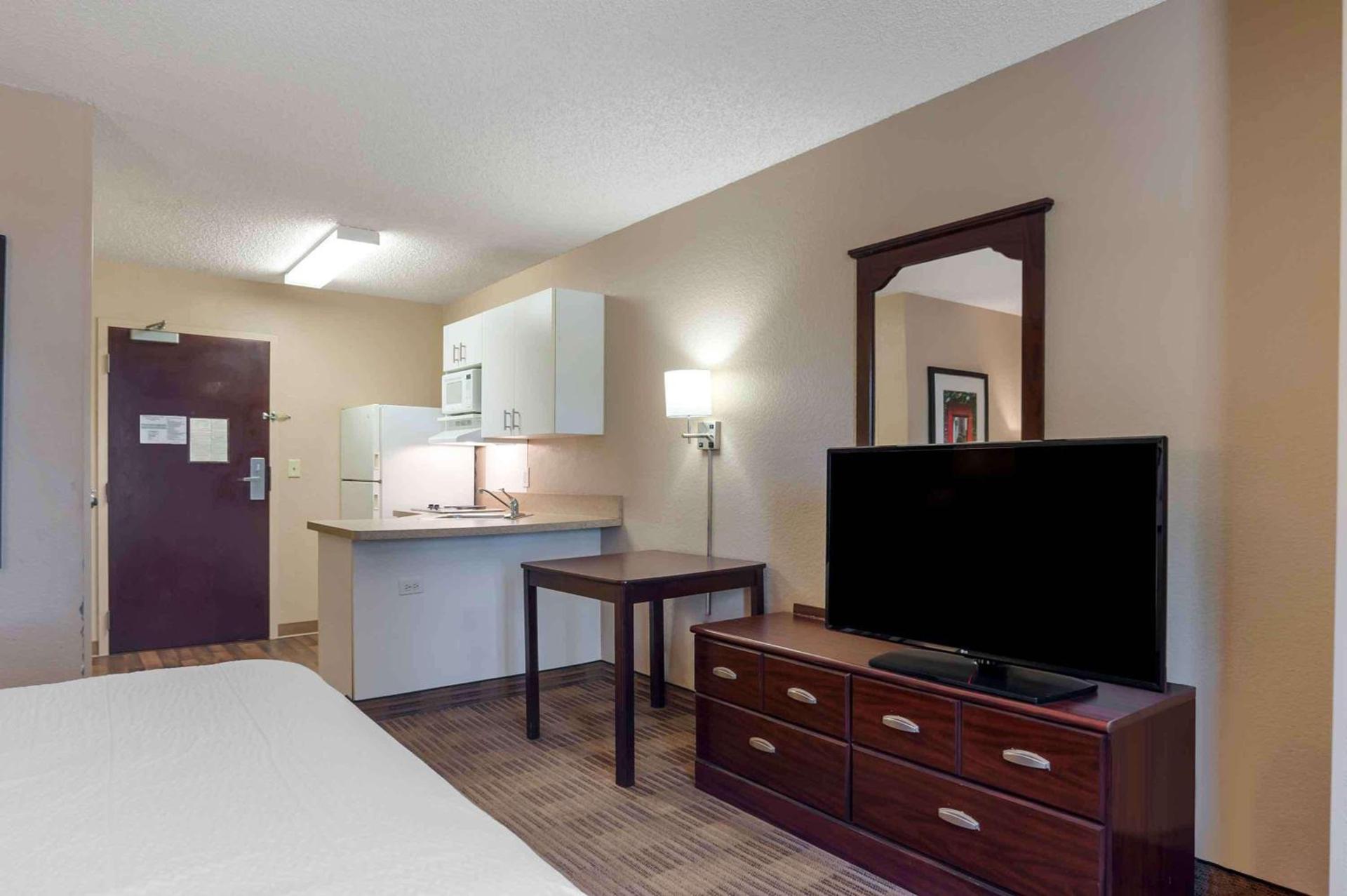 Extended Stay America Suites - Orange County - Lake Forest photo 9