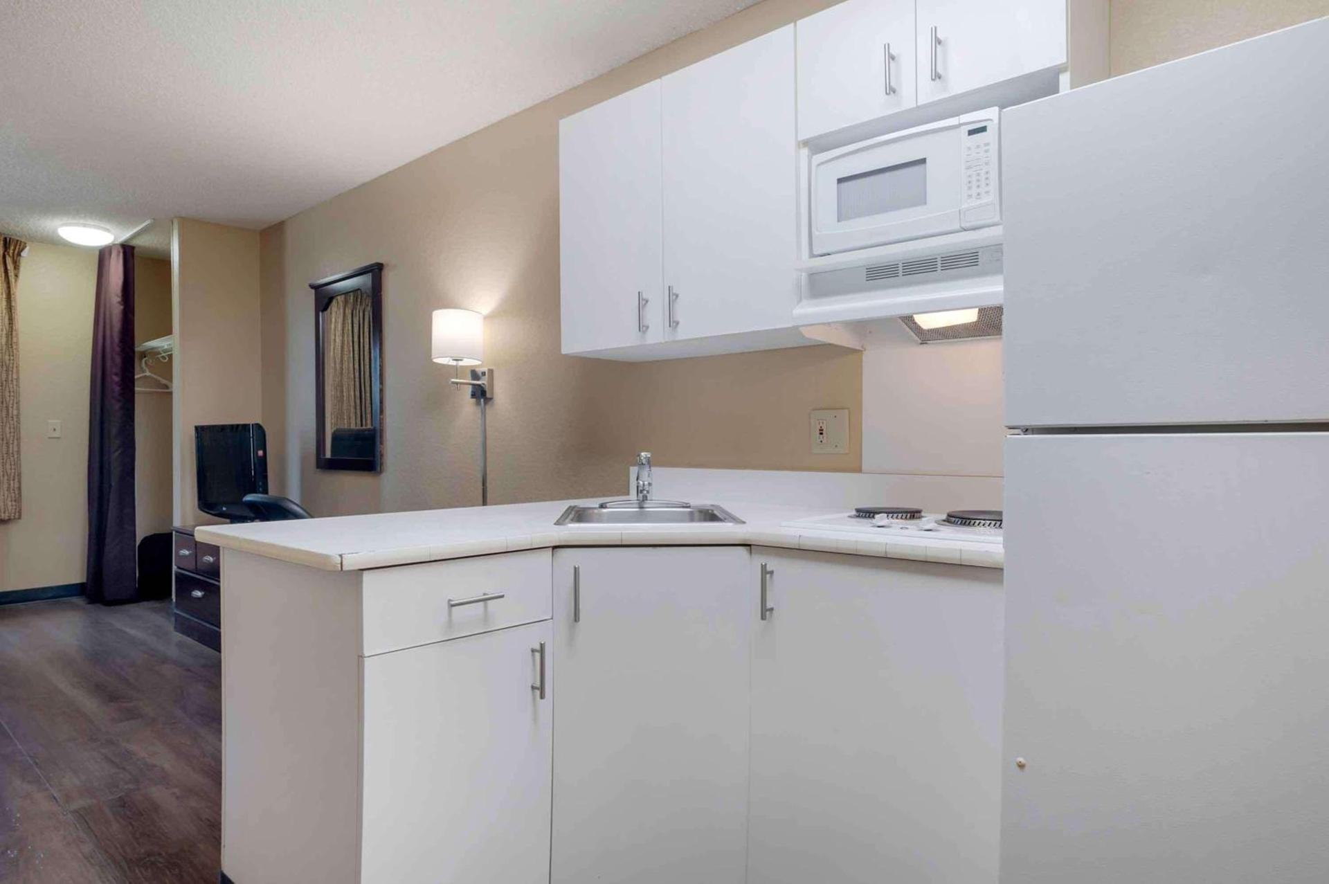 Extended Stay America Suites - Orange County - Lake Forest photo 10