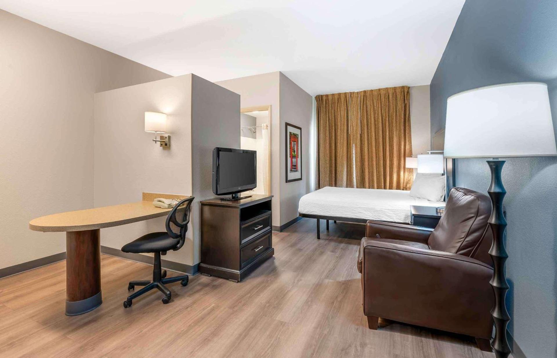 Extended Stay America Suites - Indianapolis - Airport - W Southern Ave photo 11