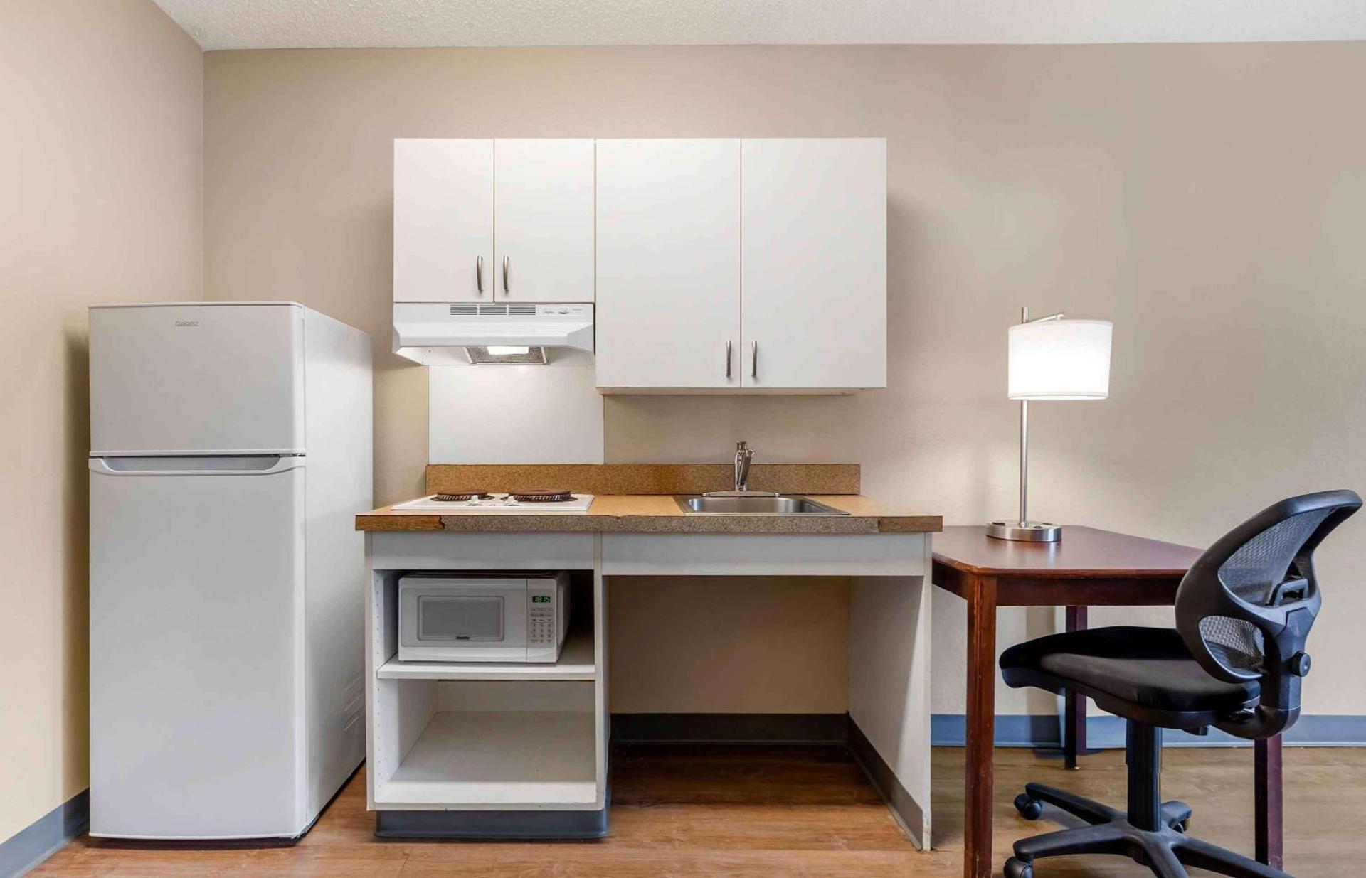 Extended Stay America Suites - Indianapolis - Airport - W Southern Ave photo 17