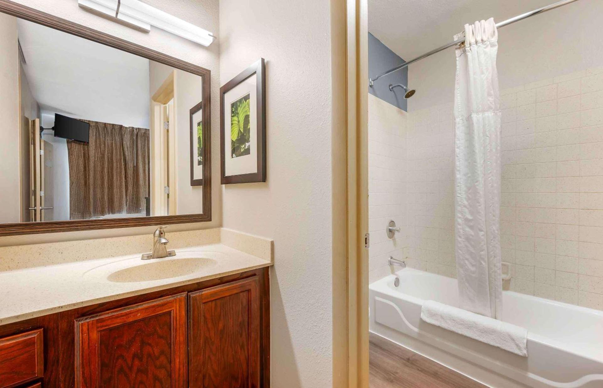 Extended Stay America Suites - Indianapolis - Airport - W Southern Ave photo 33