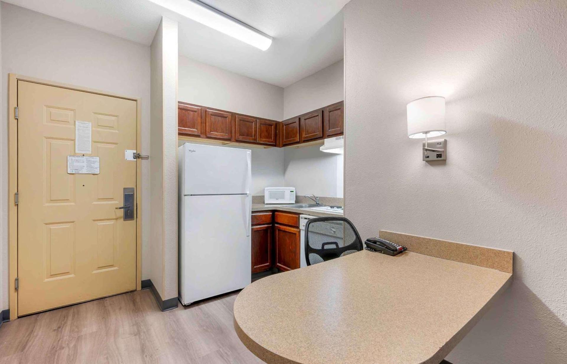 Extended Stay America Suites - Indianapolis - Airport - W Southern Ave photo 32