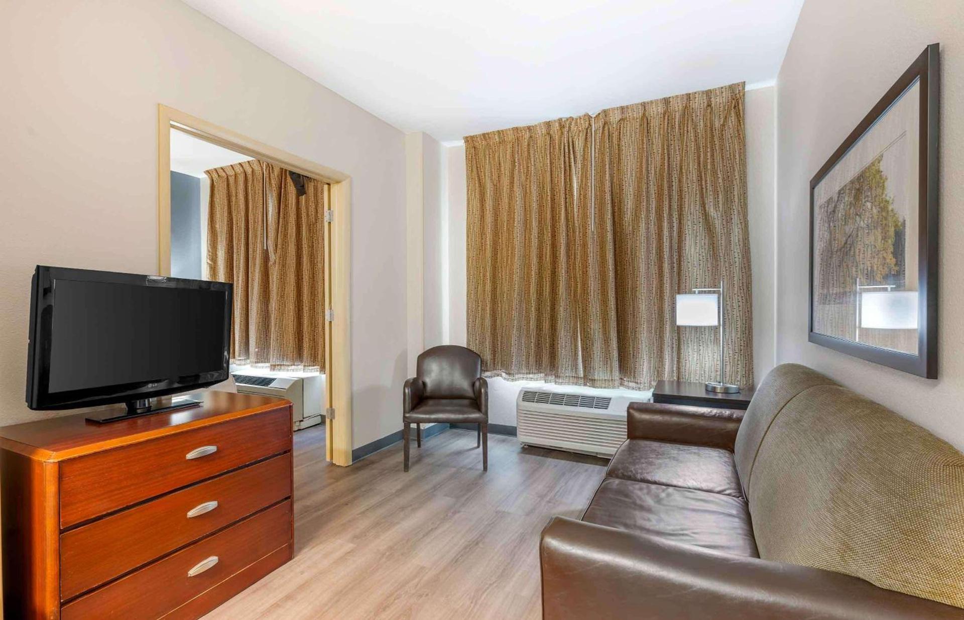 Extended Stay America Suites - Indianapolis - Airport - W Southern Ave photo 34