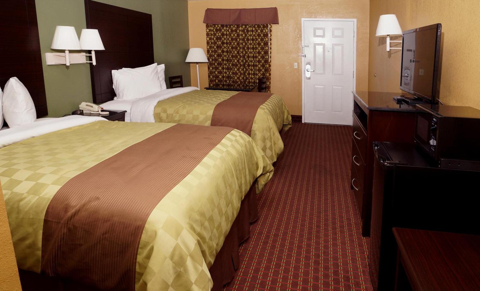 Executive Inn Opp photo 16
