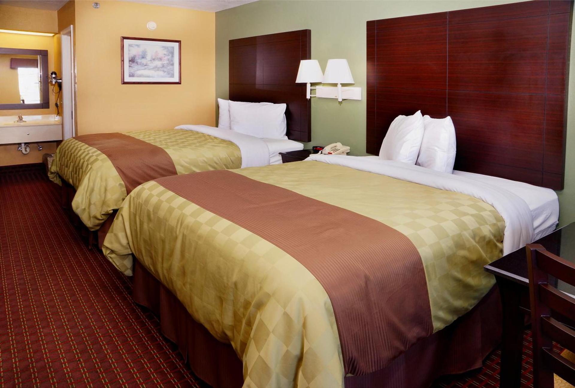 Executive Inn Opp photo 17
