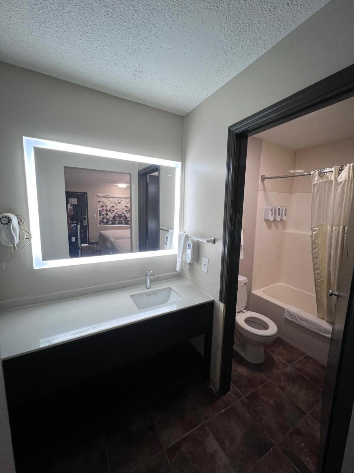 Country Nights Inn photo 6