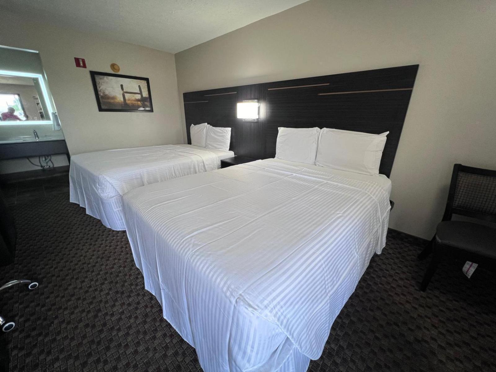 Country Nights Inn photo 2