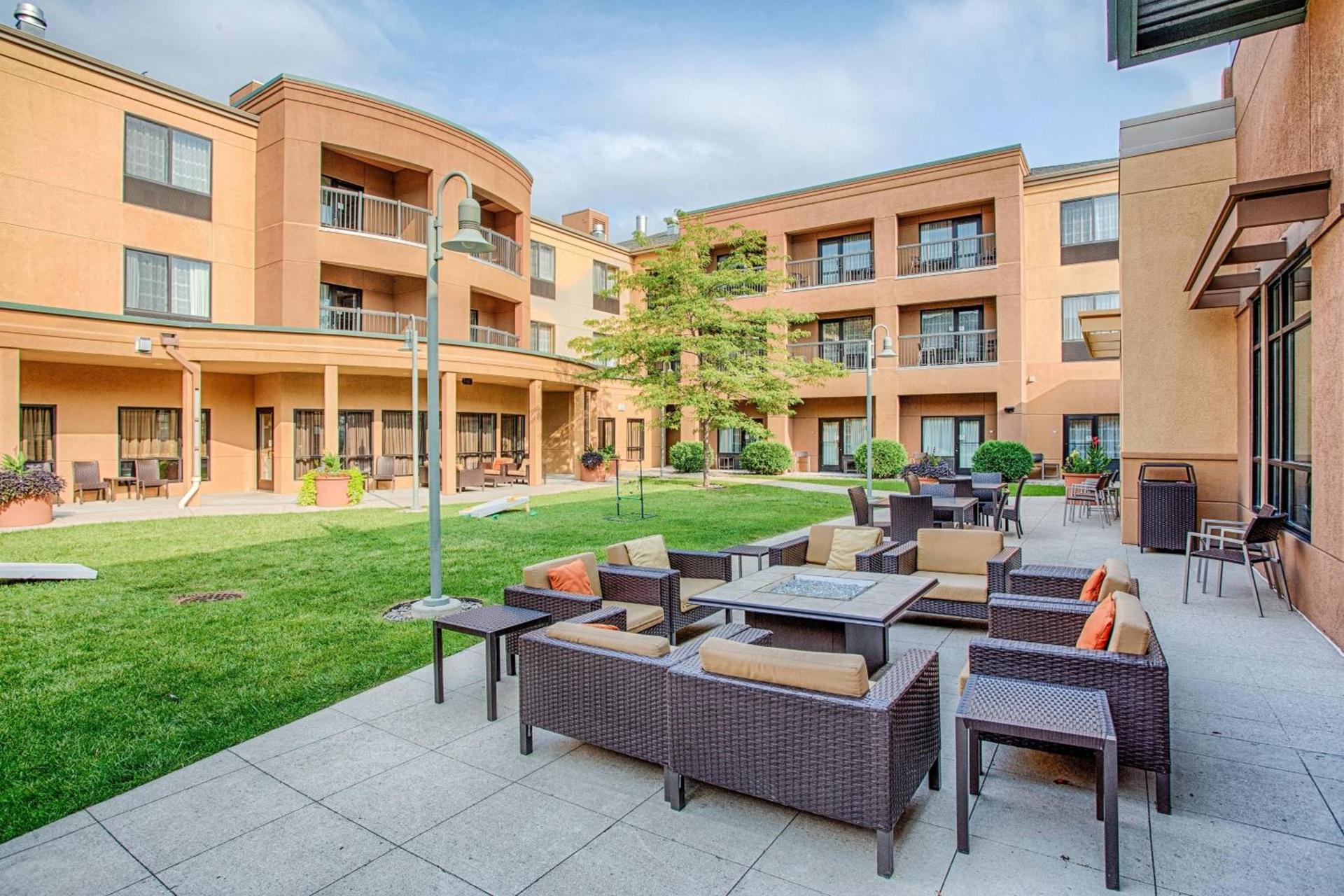 Courtyard Fargo Moorhead, MN photo 5