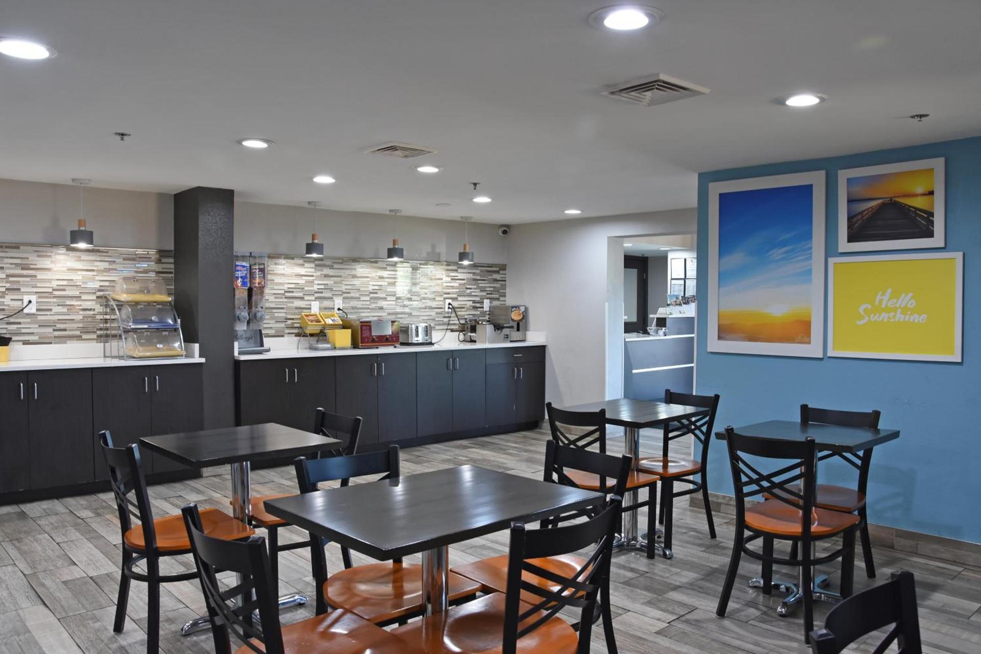 Days Inn by Wyndham Lebanon photo 11