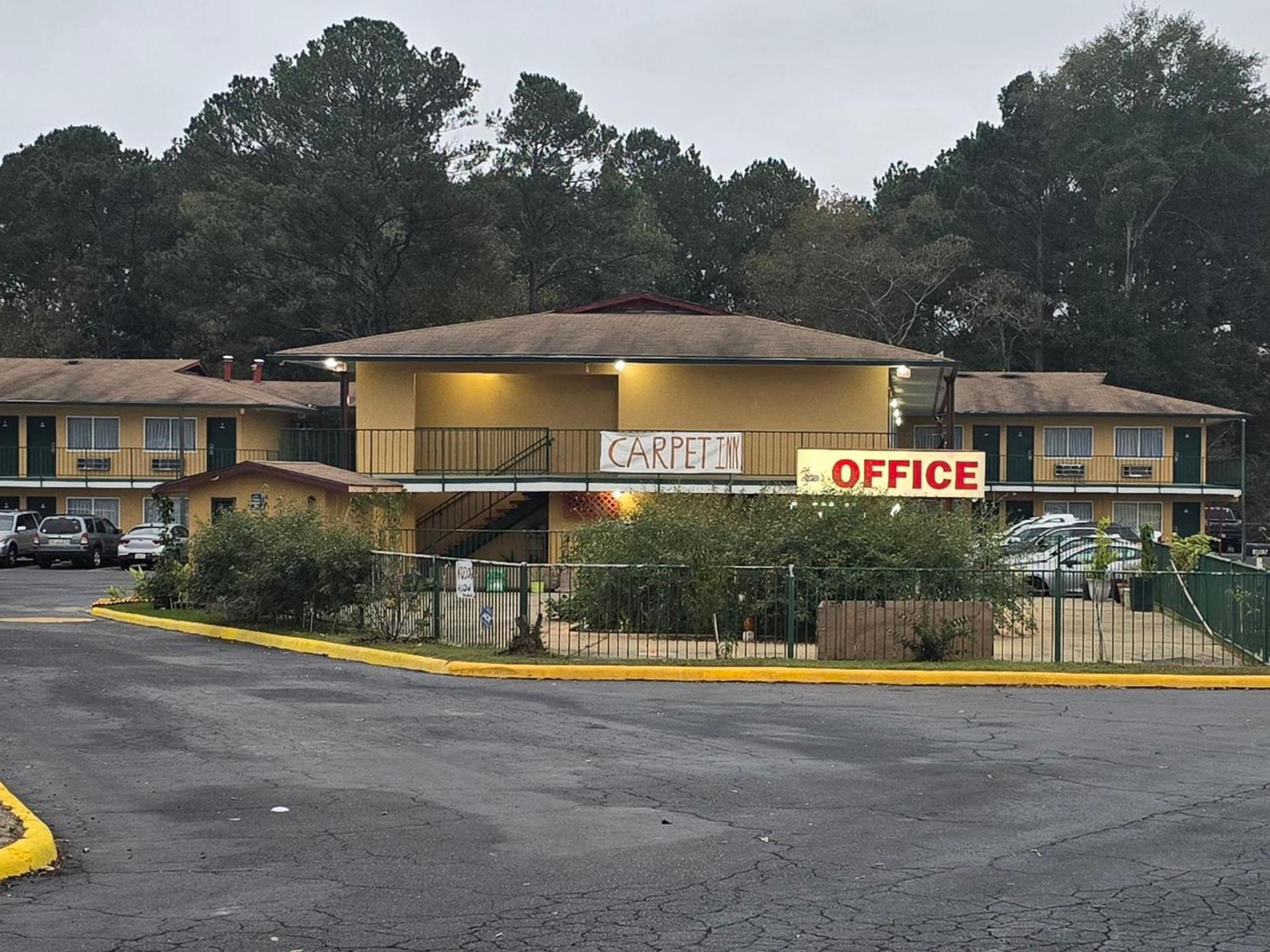 Carpet Inn photo 1
