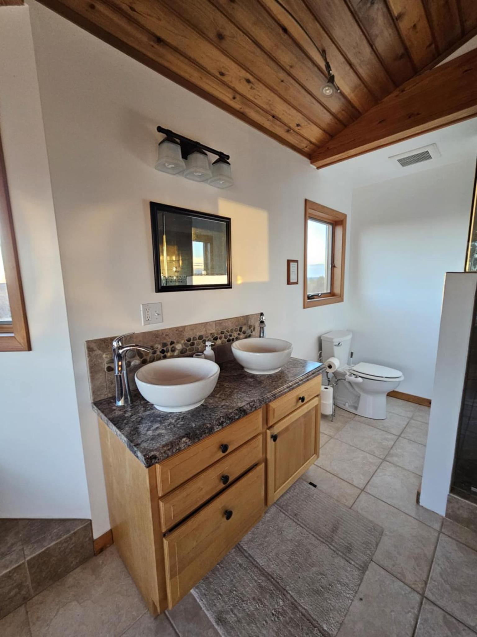 Moose Room at Bear Mountain Lodge photo 13
