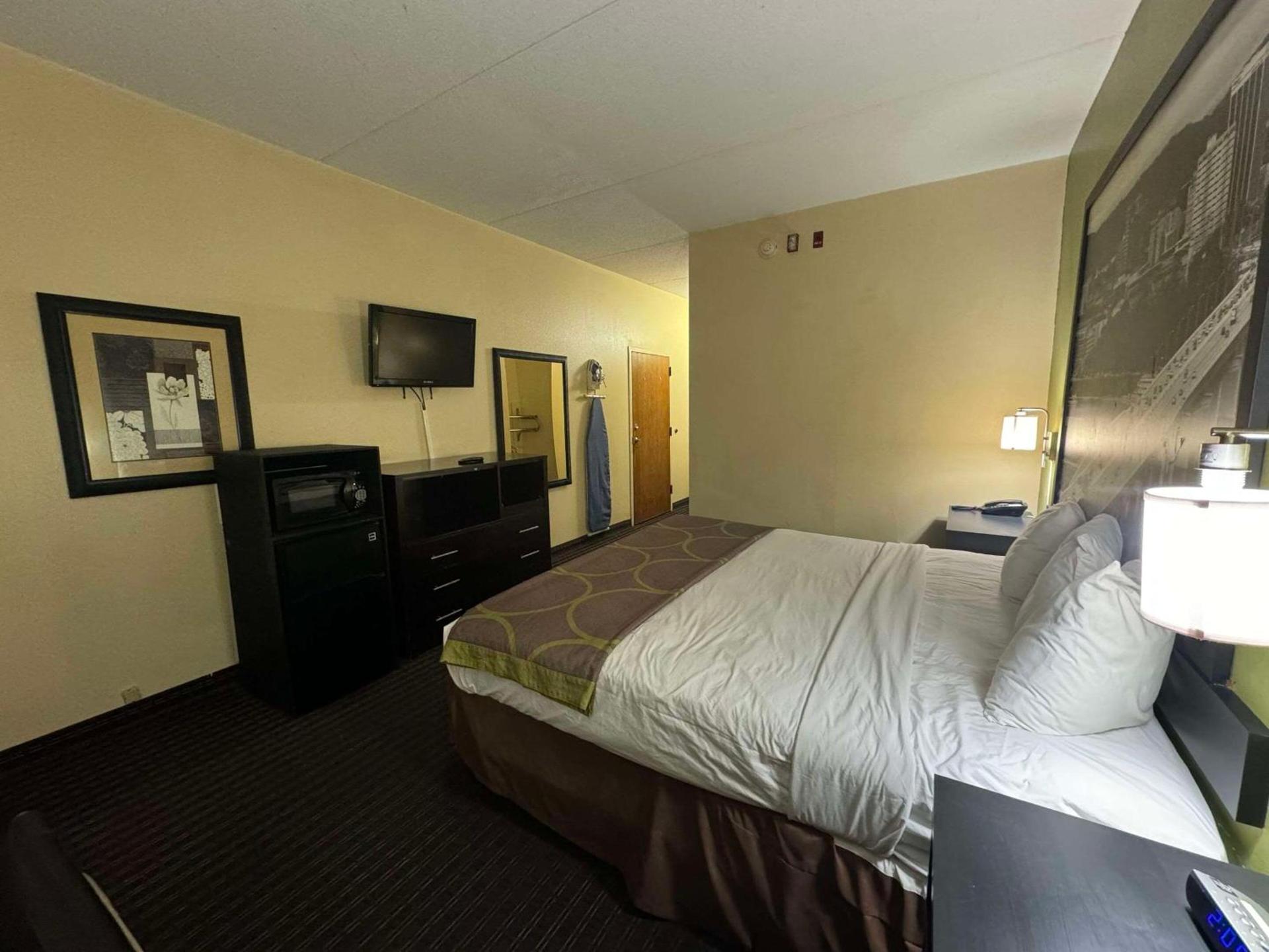 Quality Inn Chattanooga Hamilton Place photo 13