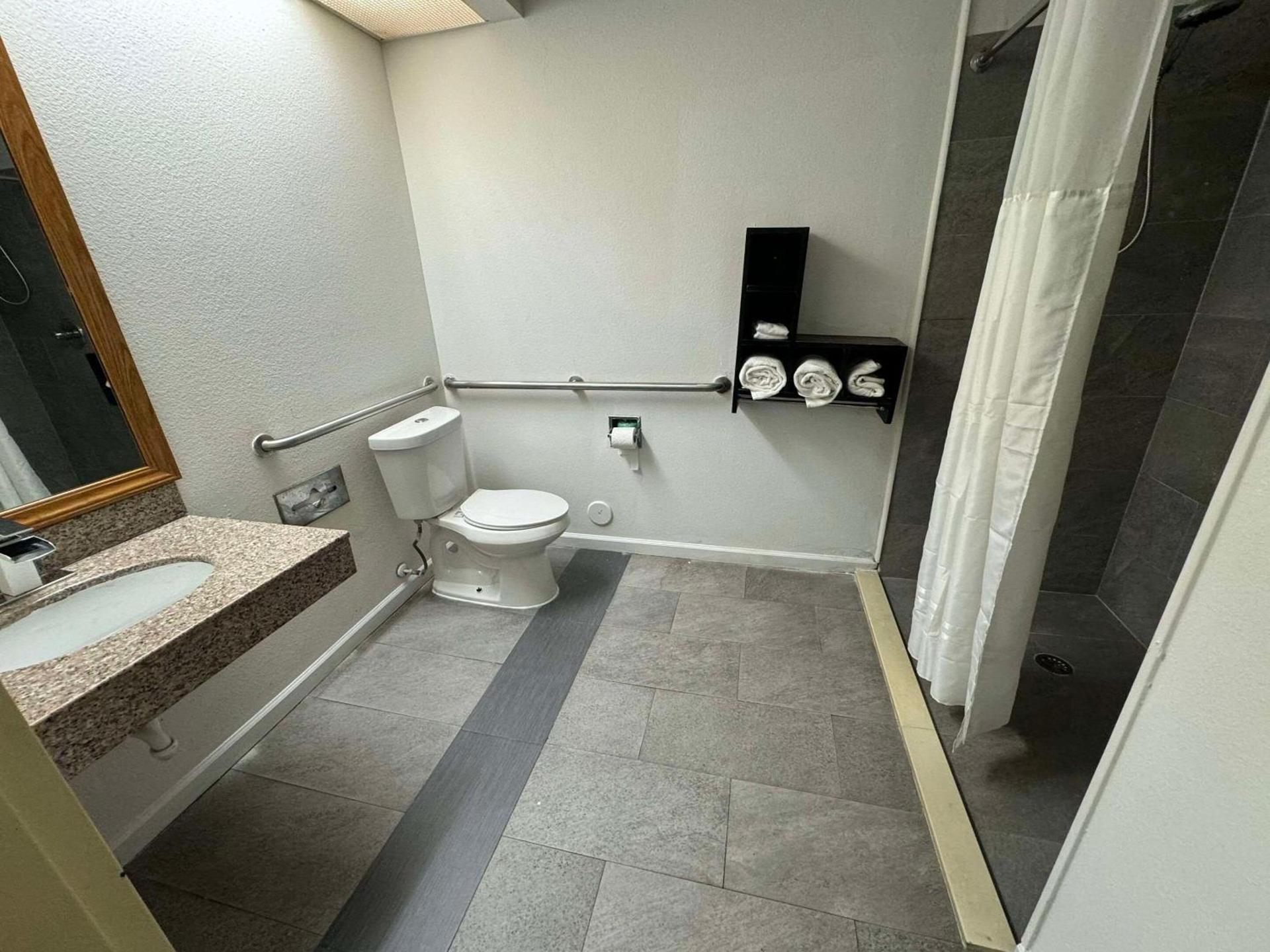 Quality Inn Chattanooga Hamilton Place photo 18