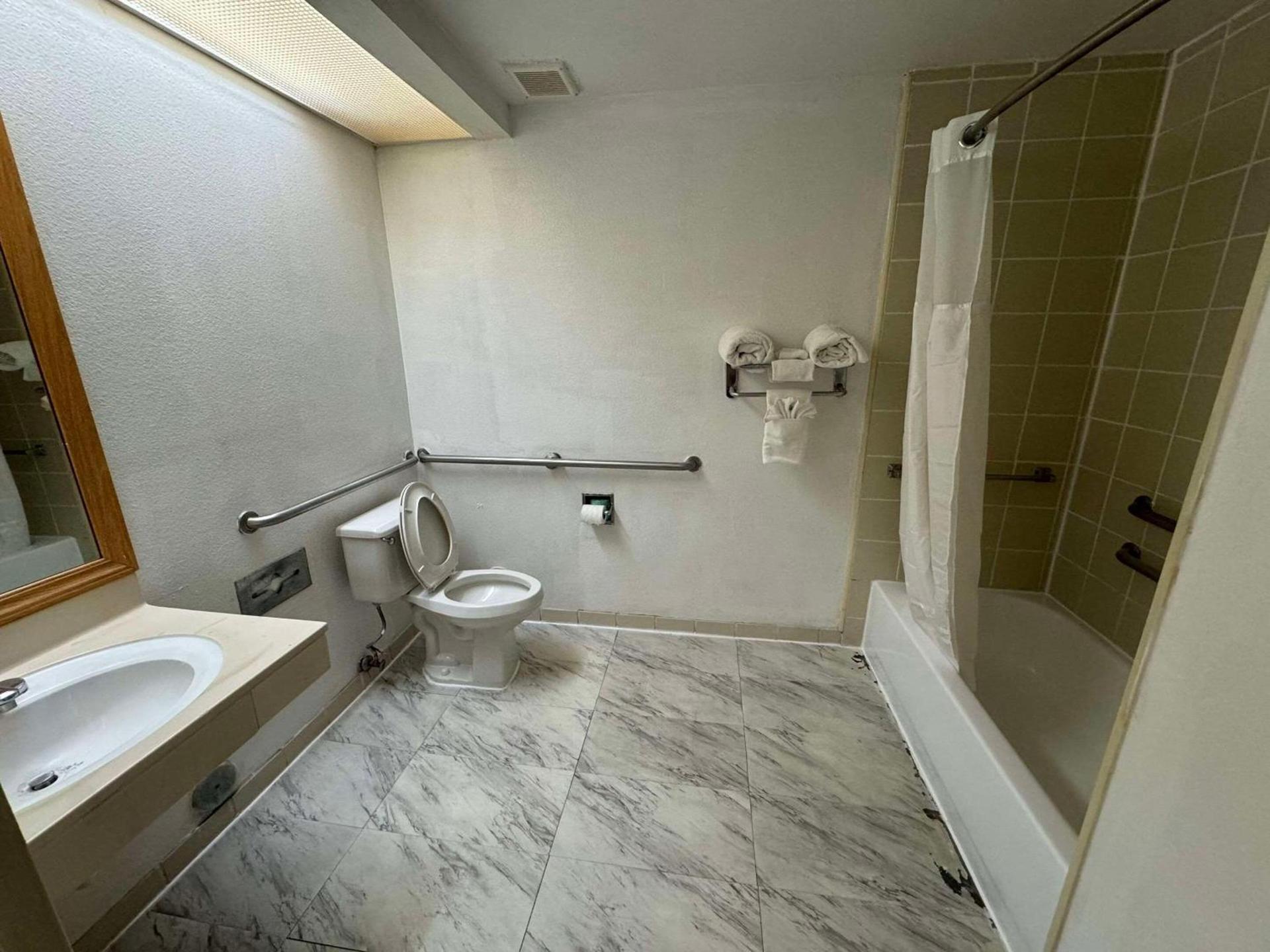 Quality Inn Chattanooga Hamilton Place photo 19