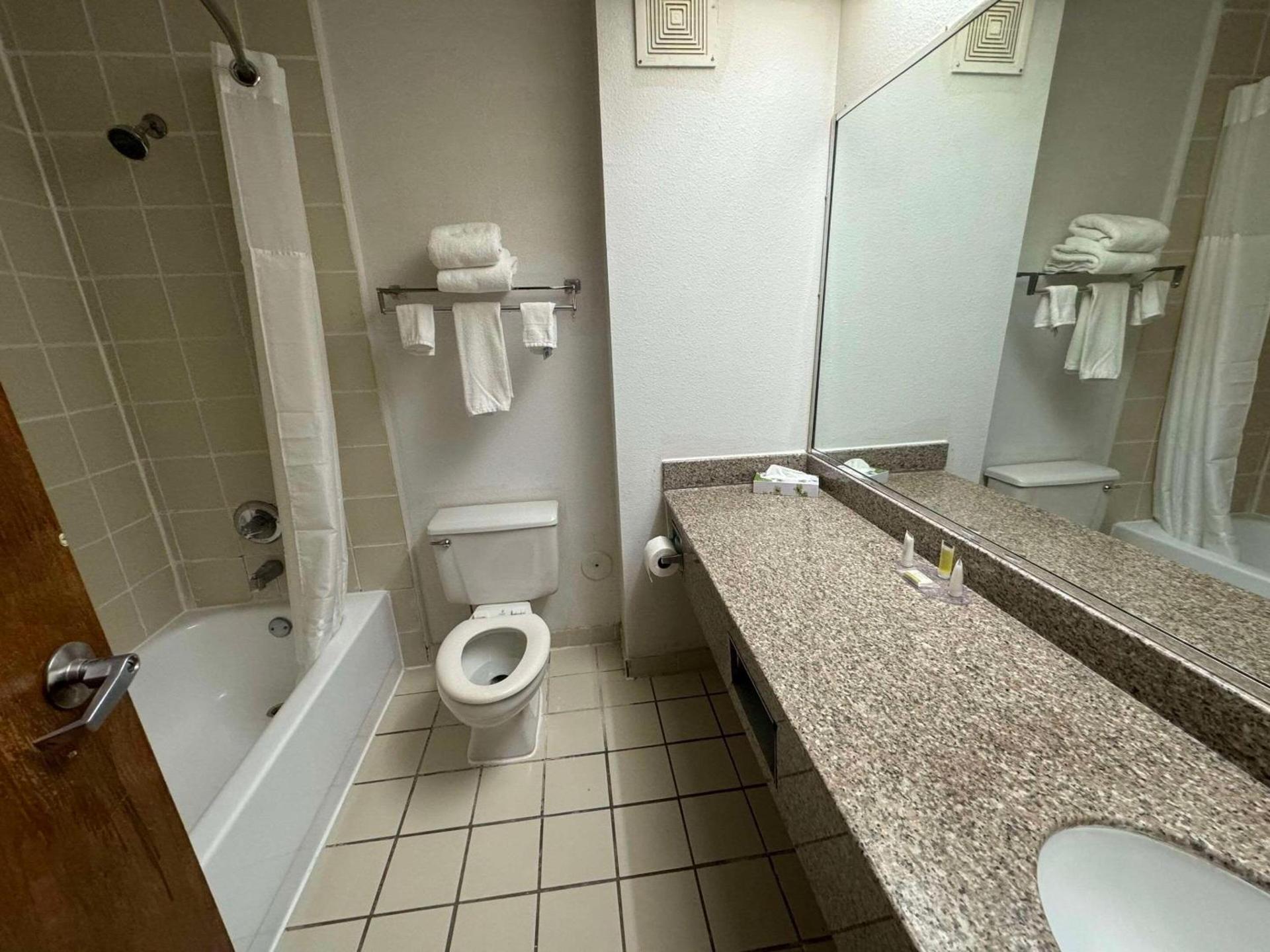 Quality Inn Chattanooga Hamilton Place photo 20