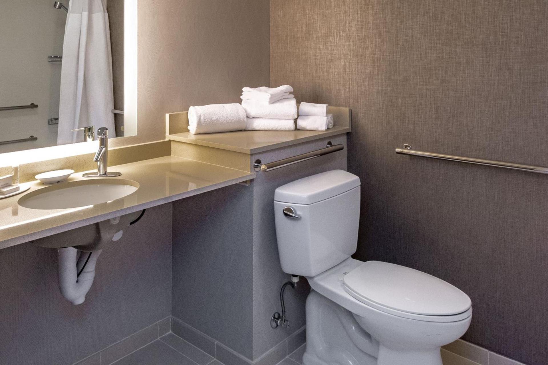 SpringHill Suites Anchorage Midtown photo 16