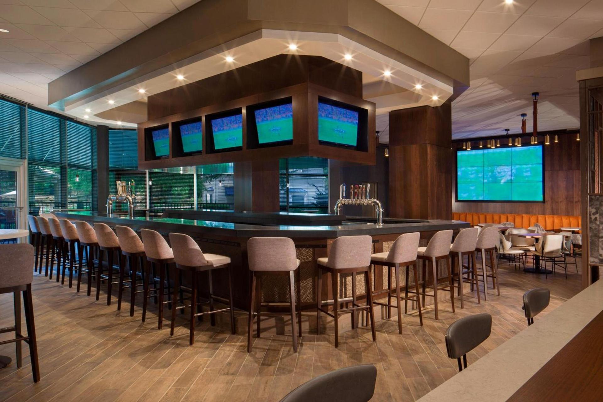 Sheraton Arlington Hotel photo 19