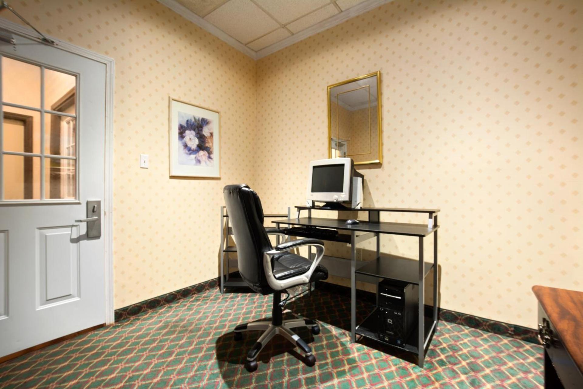 Days Inn by Wyndham Rome Downtown photo 25