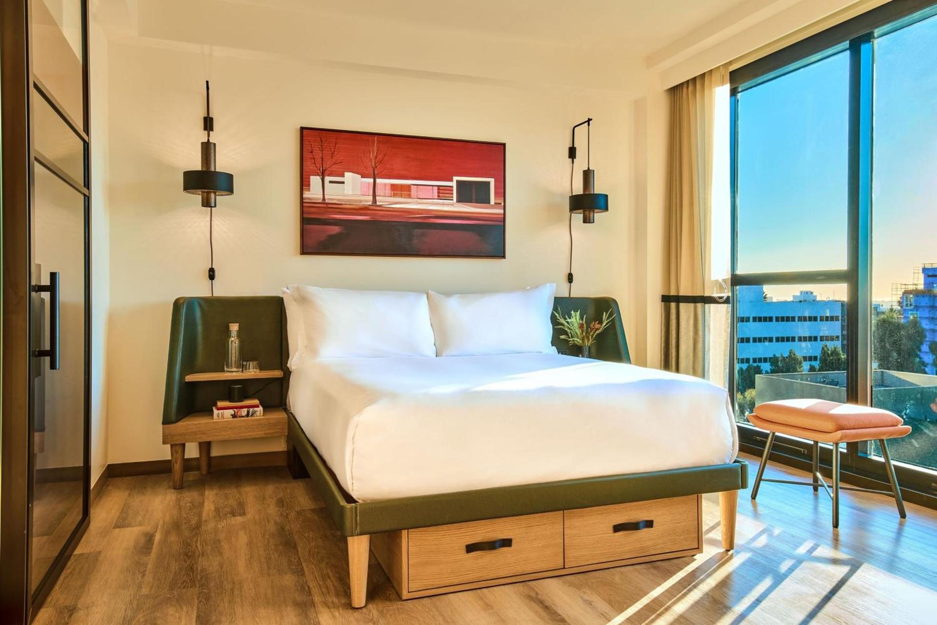 HOLLYWOOD VOLUME, a Tribute Portfolio Hotel photo 15