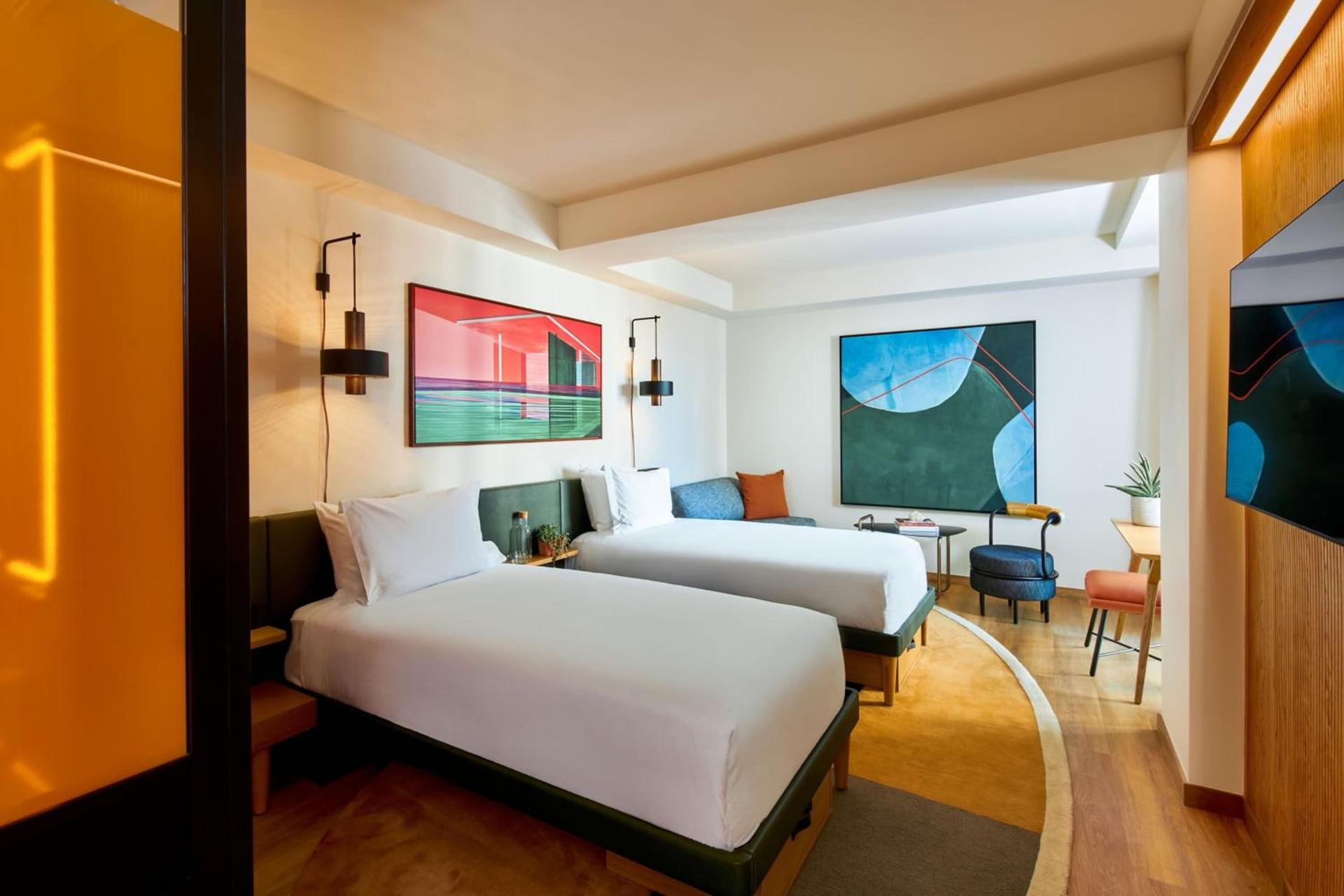 HOLLYWOOD VOLUME, a Tribute Portfolio Hotel photo 5