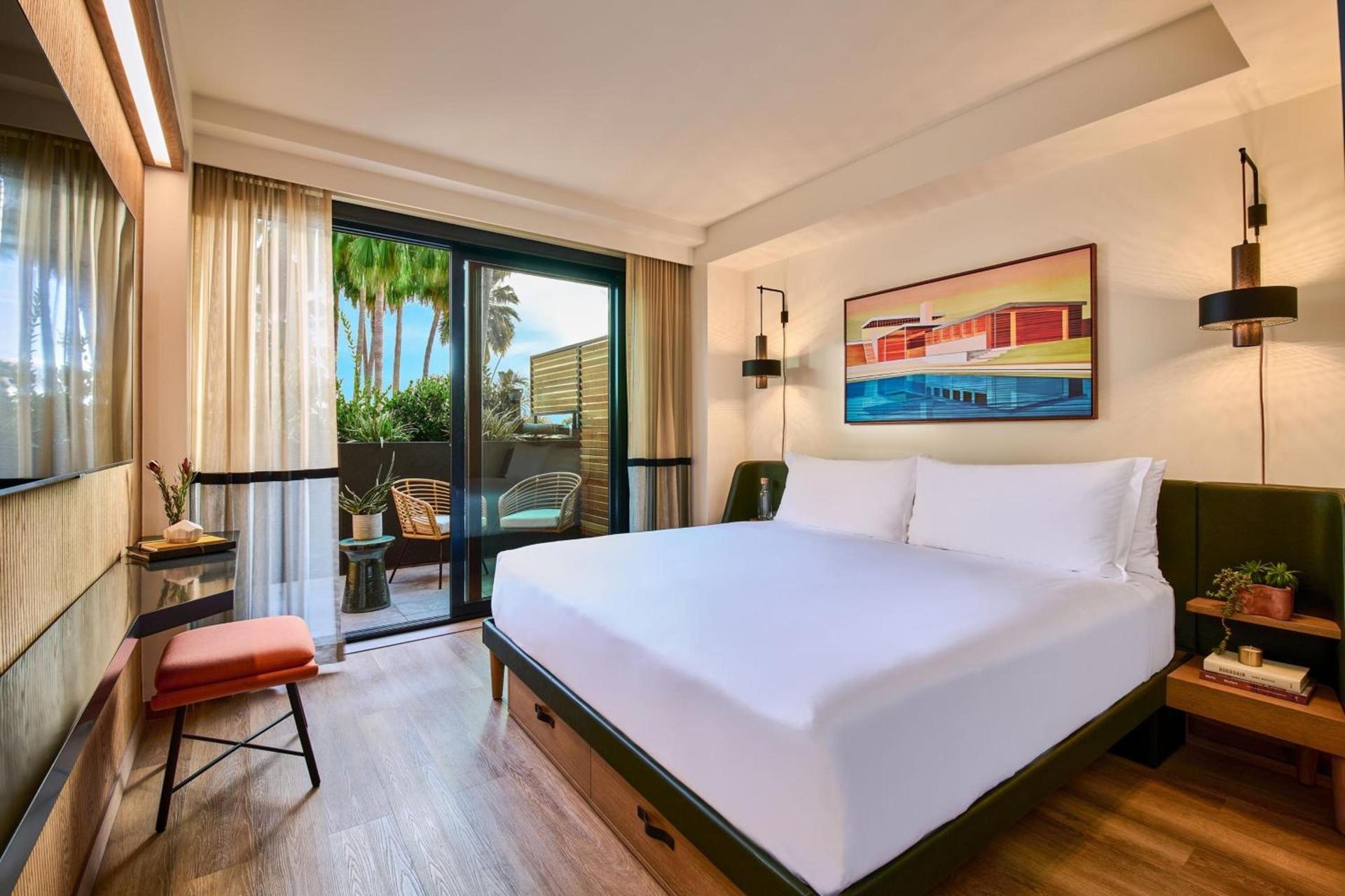 HOLLYWOOD VOLUME, a Tribute Portfolio Hotel photo 16