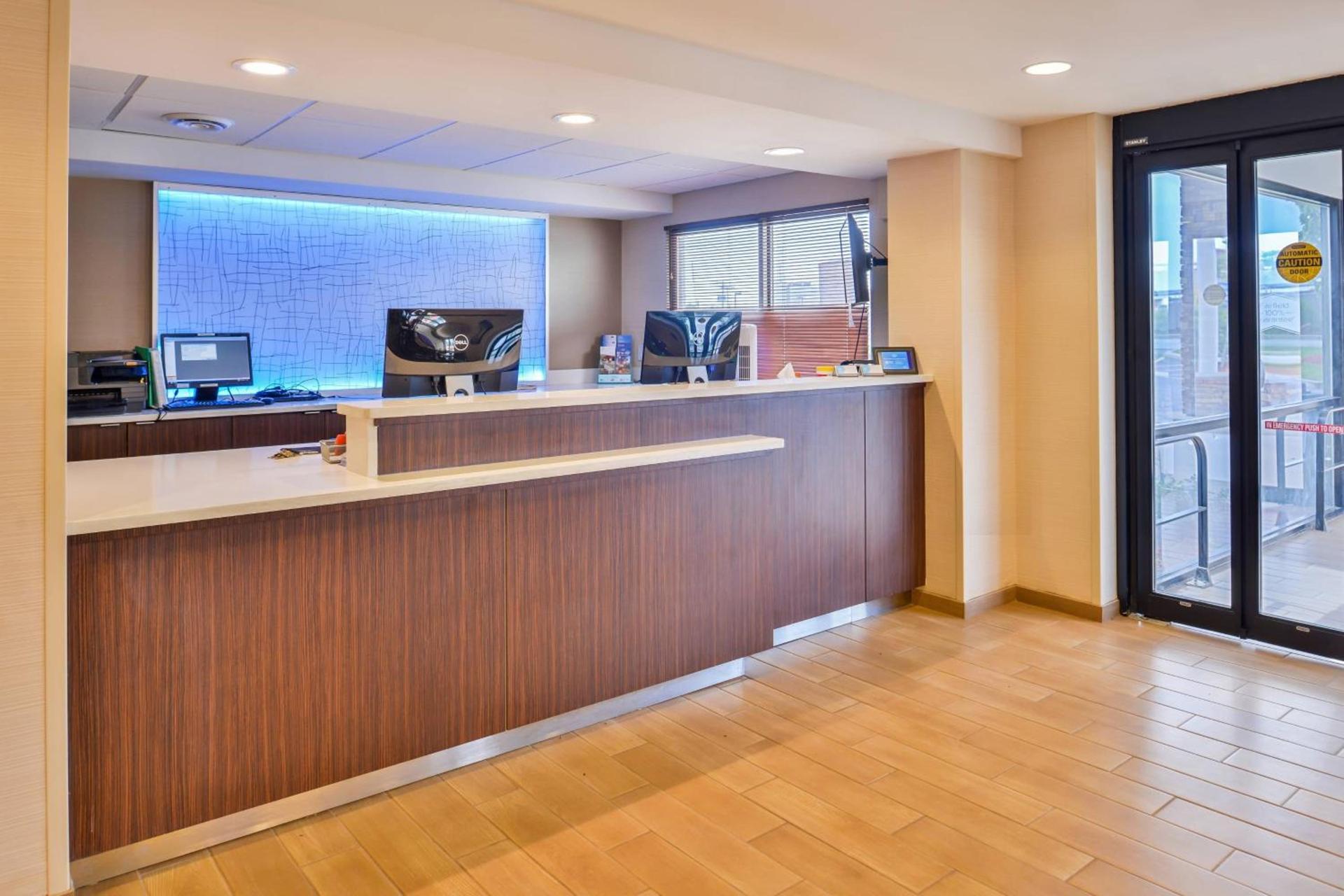 Fairfield Inn Rochester Airport photo 2
