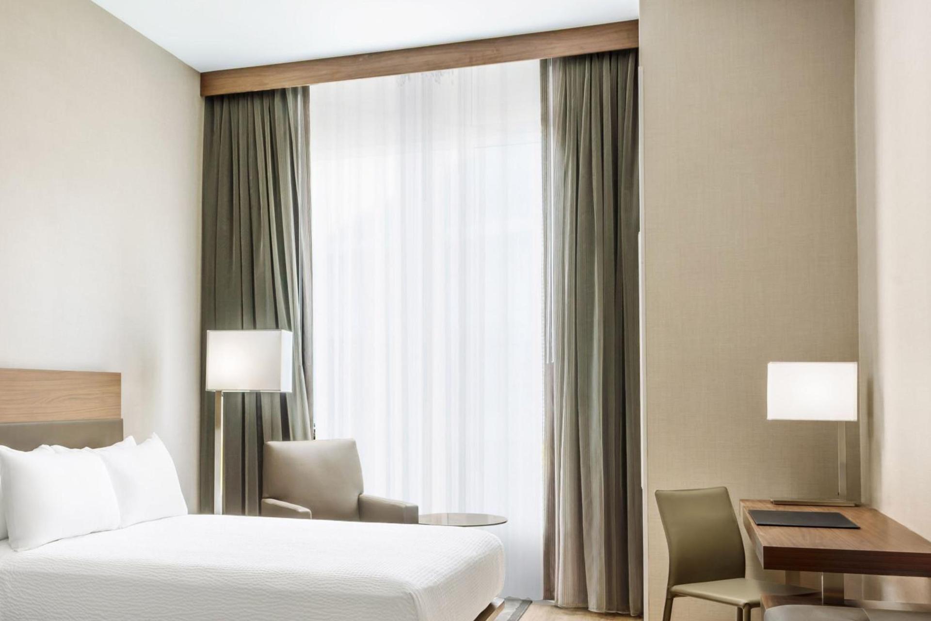 AC Hotel by Marriott San Francisco Airport/Oyster Point Waterfront photo 23