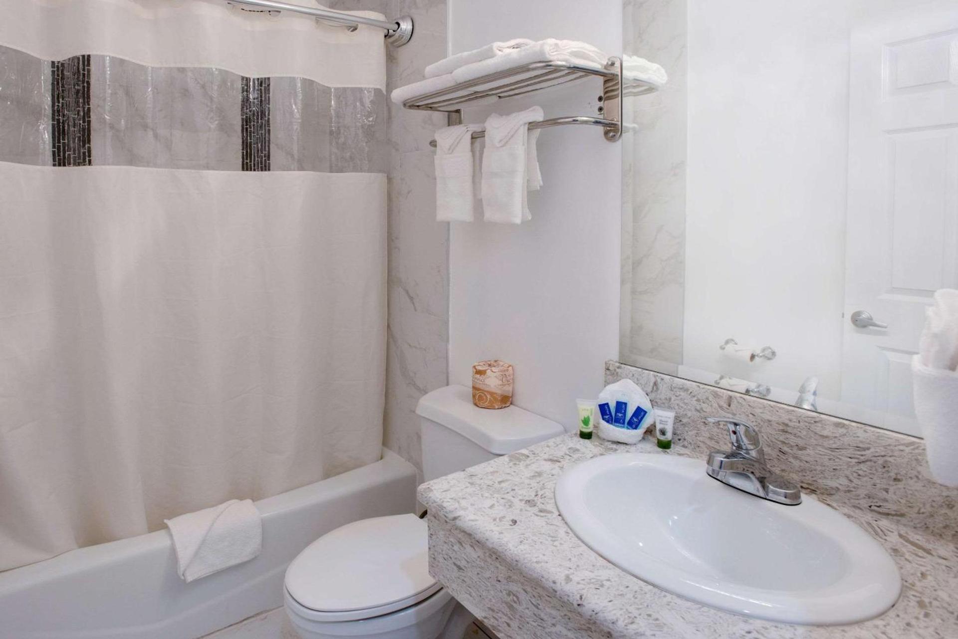 Rodeway Inn & Suites Pasadena photo 33